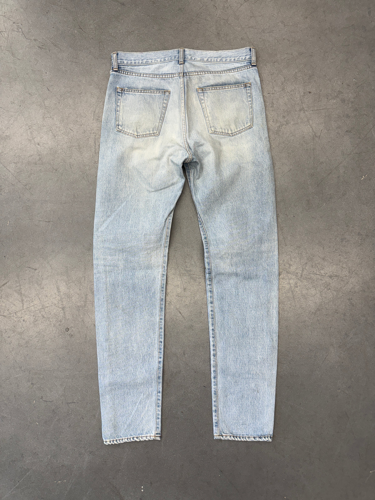 2017 SAINT LAURENT PARIS D03 M/SL-LW LIGHT INDIGO KNEE-CRASH JEANS NY ANTHONY VACCARELLO