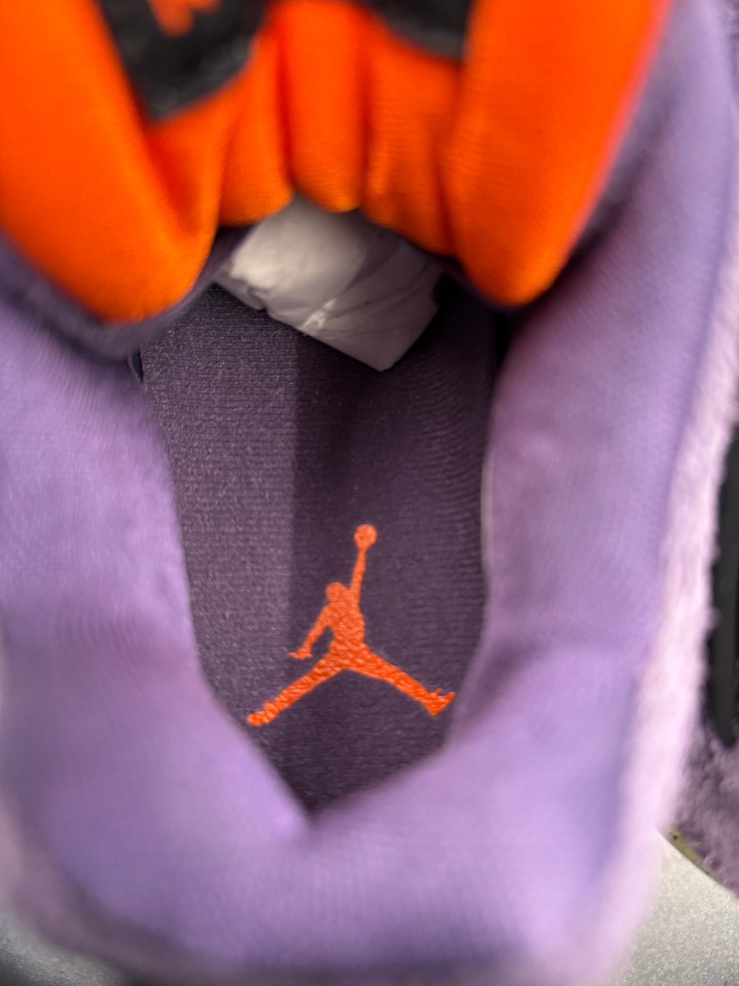 2022 SIZE 7.5 WOMEN'S JORDAN 4 RETRO CANYON PURPLE (NEW WITH BOX AND LACES)
