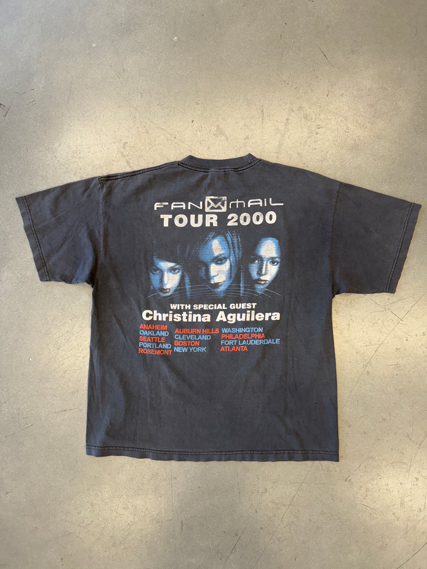 2000 TLC "NO SCRUBS" FAN MAIL TOUR TEE (TRIPLE A TAG)