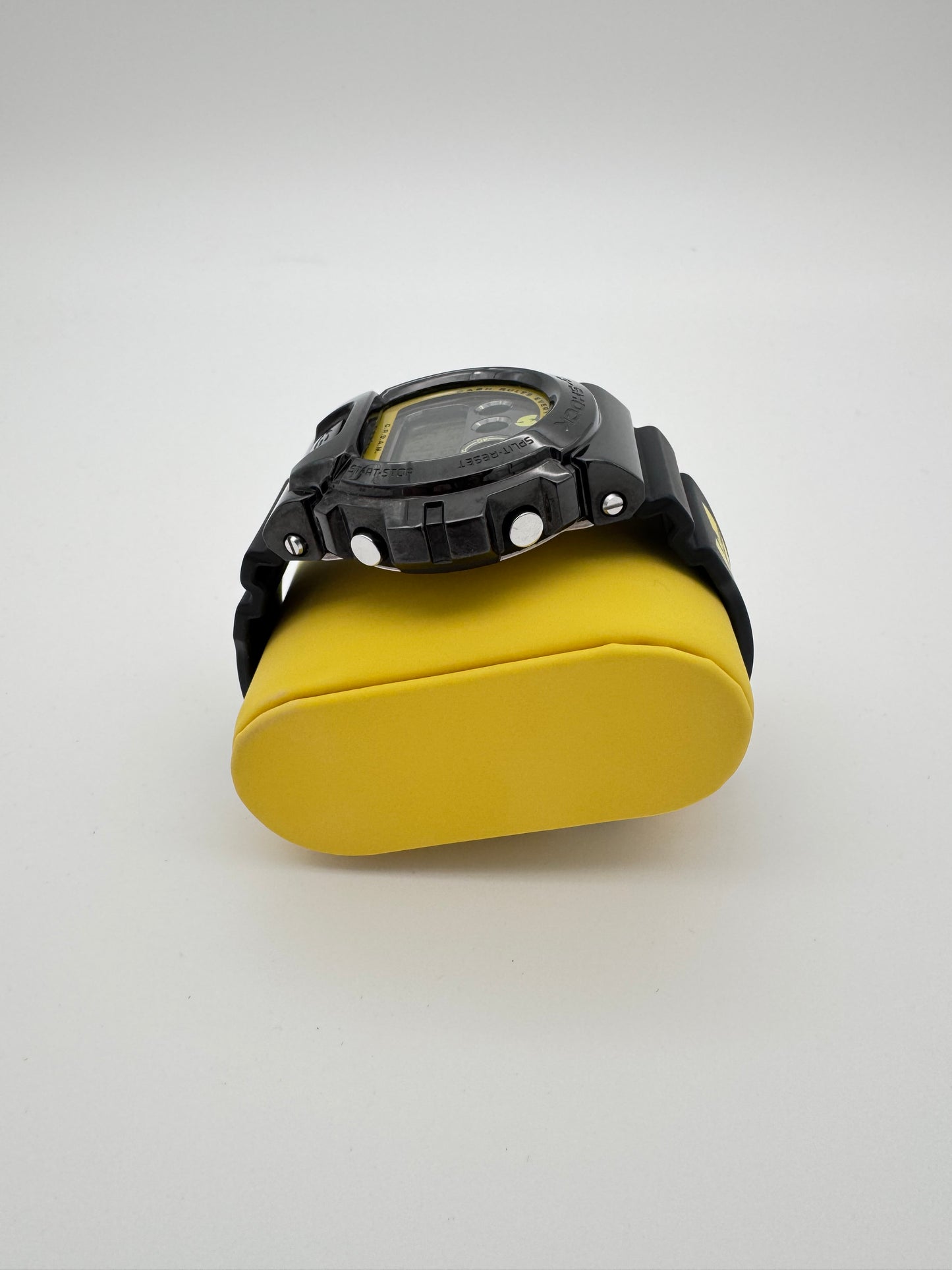 CASIO G-SHOCK X WU-TANG CLAN DW-6900 - BLACK/YELLOW (NEW WITH BOX)