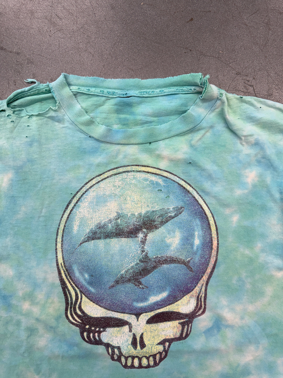 90'S GRATEFUL DEAD SKULL UNDERWATER WHALE TIE-DYE TEE (PULLED TAG)