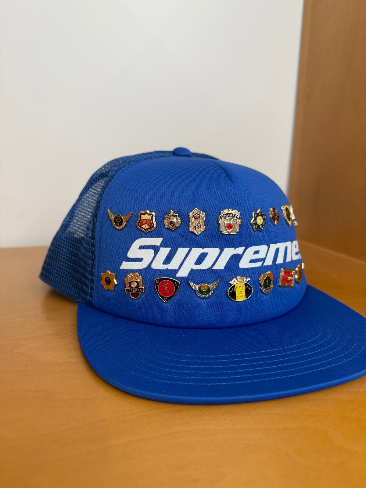 SS26 SUPREME PINS MESH BACK 5-PANEL SNAPBACK HAT - BLUE