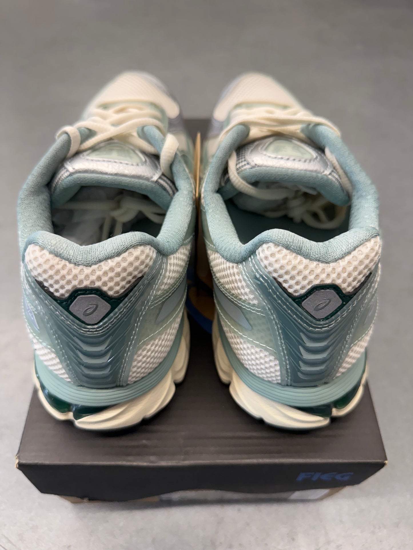 2024 SIZE 8 ASICS GEL-KAYANO 12.1 KITH CREAM SAGE (NWT)