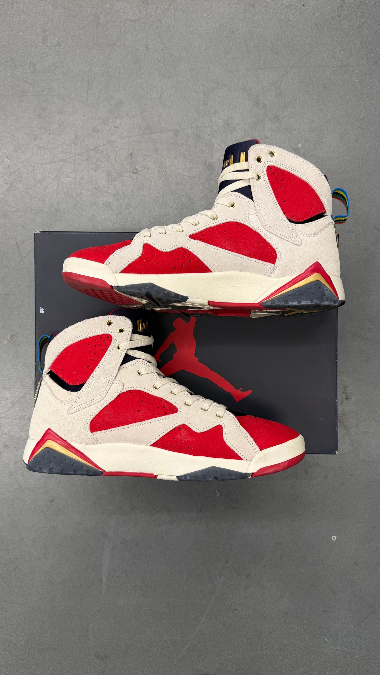 JORDAN 7 RETRO TROPHY ROOM NEW SHERIFF IN TOWN