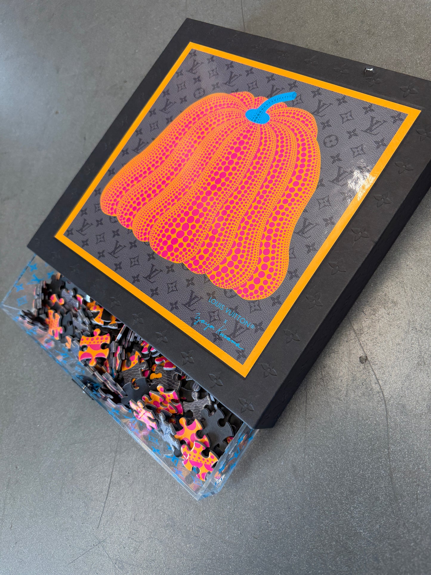 SS23 LOUIS VUITTON X YAYOI KUSAMA PUMPKIN JIGSAW PUZZLE (529 PIECES)