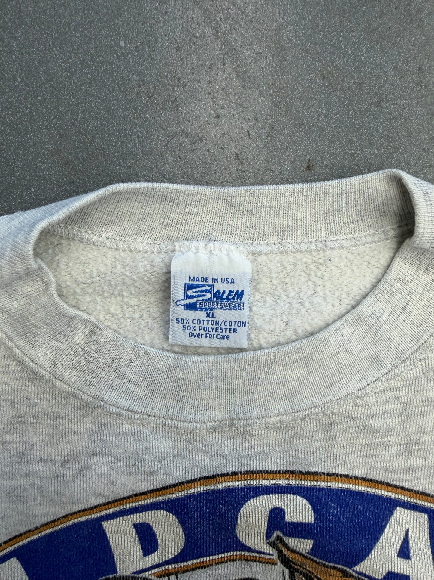 90S UNIVERSITY OF KENTUCKY WILDCATS GO BIG BLUE! WRAPAROUND CREWNECK SWEATER (SALEM SPORTSWEAR TAG)