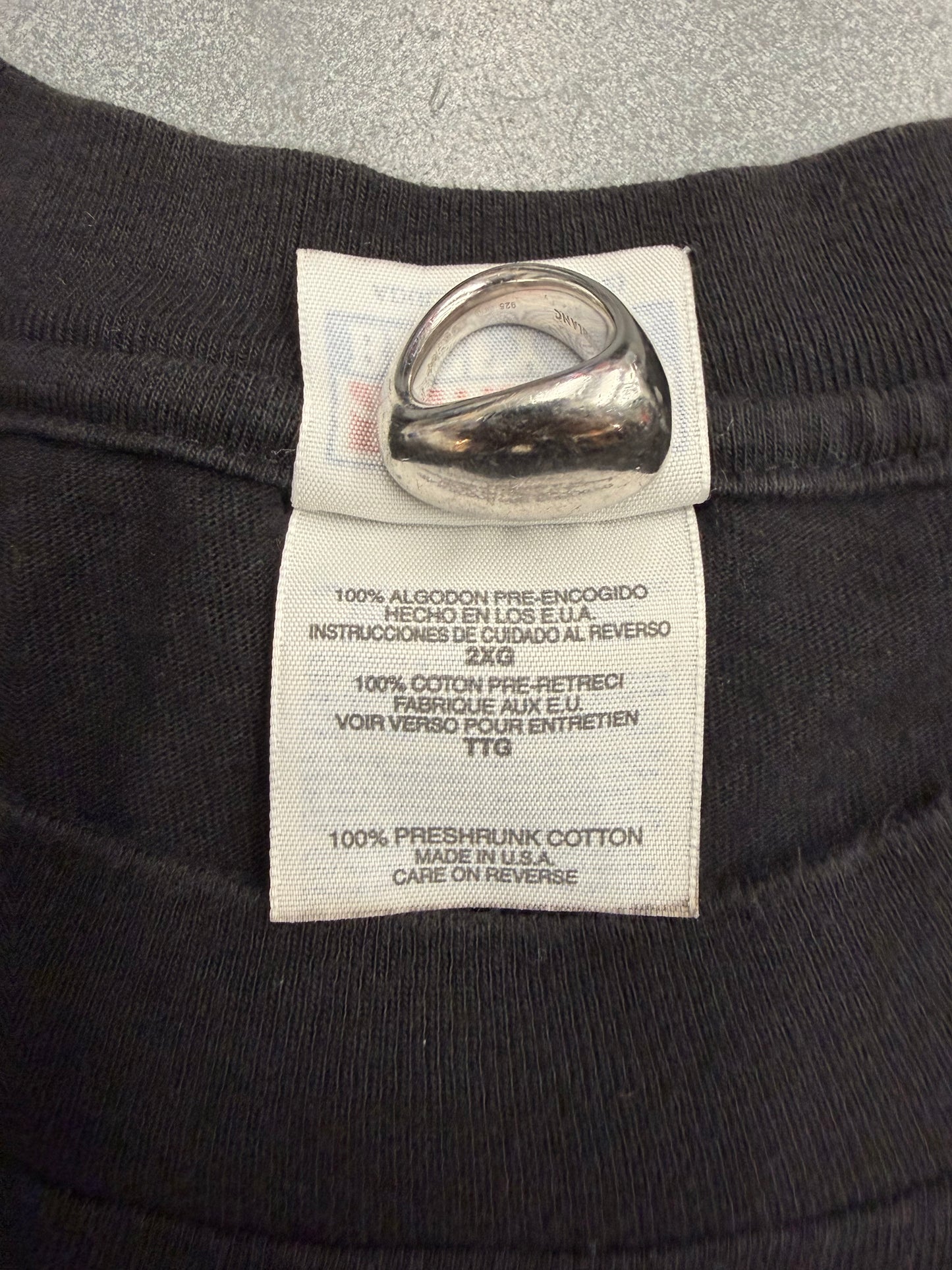 1995 HOOTERS EDMONTON ALBERTA CANADA "THE PUCK STOPS HERE!" TEE (HANES TAG)