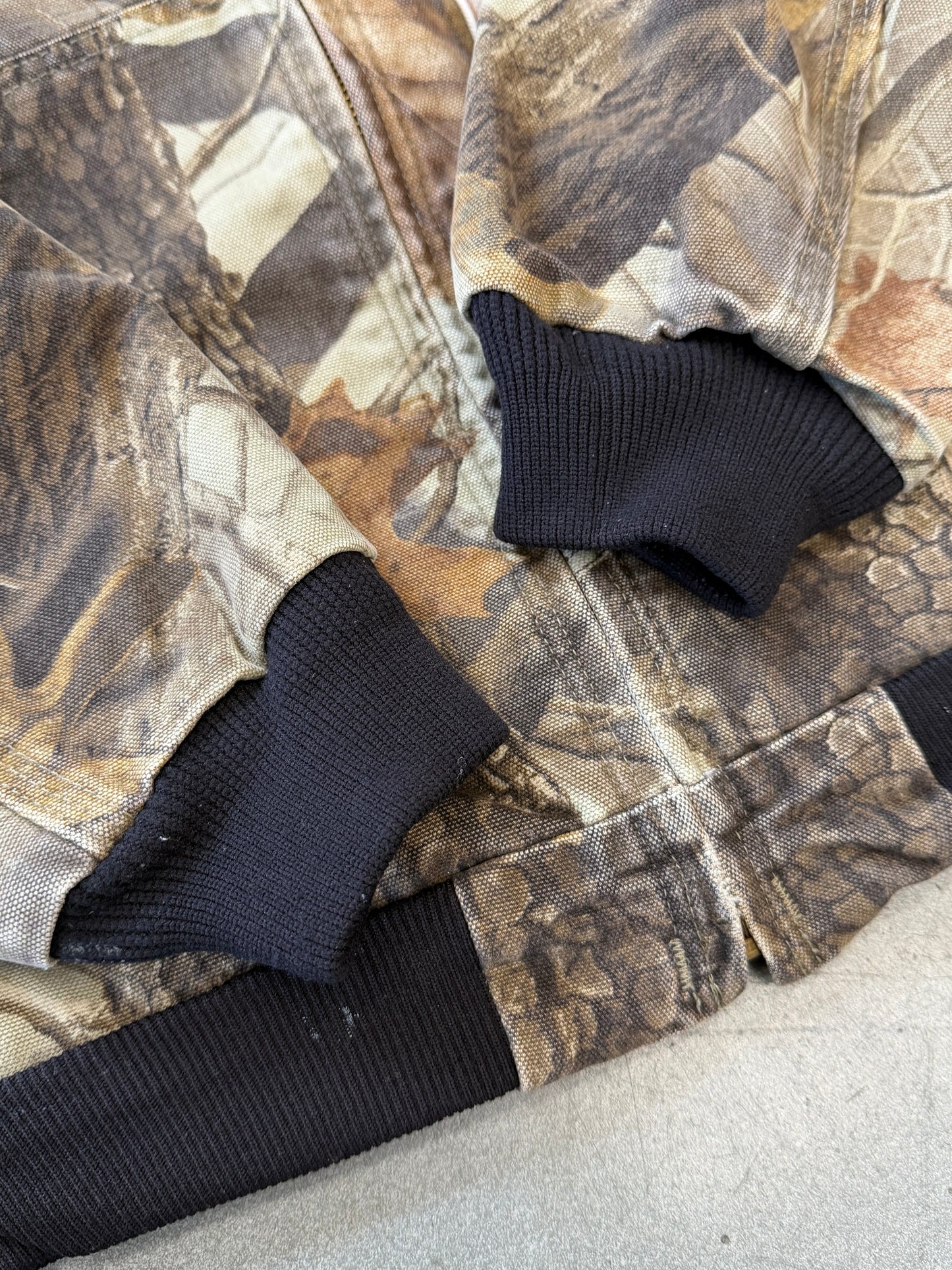 00S YOUTH CARHARTT MESH-LINED CAMO CANVAS HOODED WORK JACKET