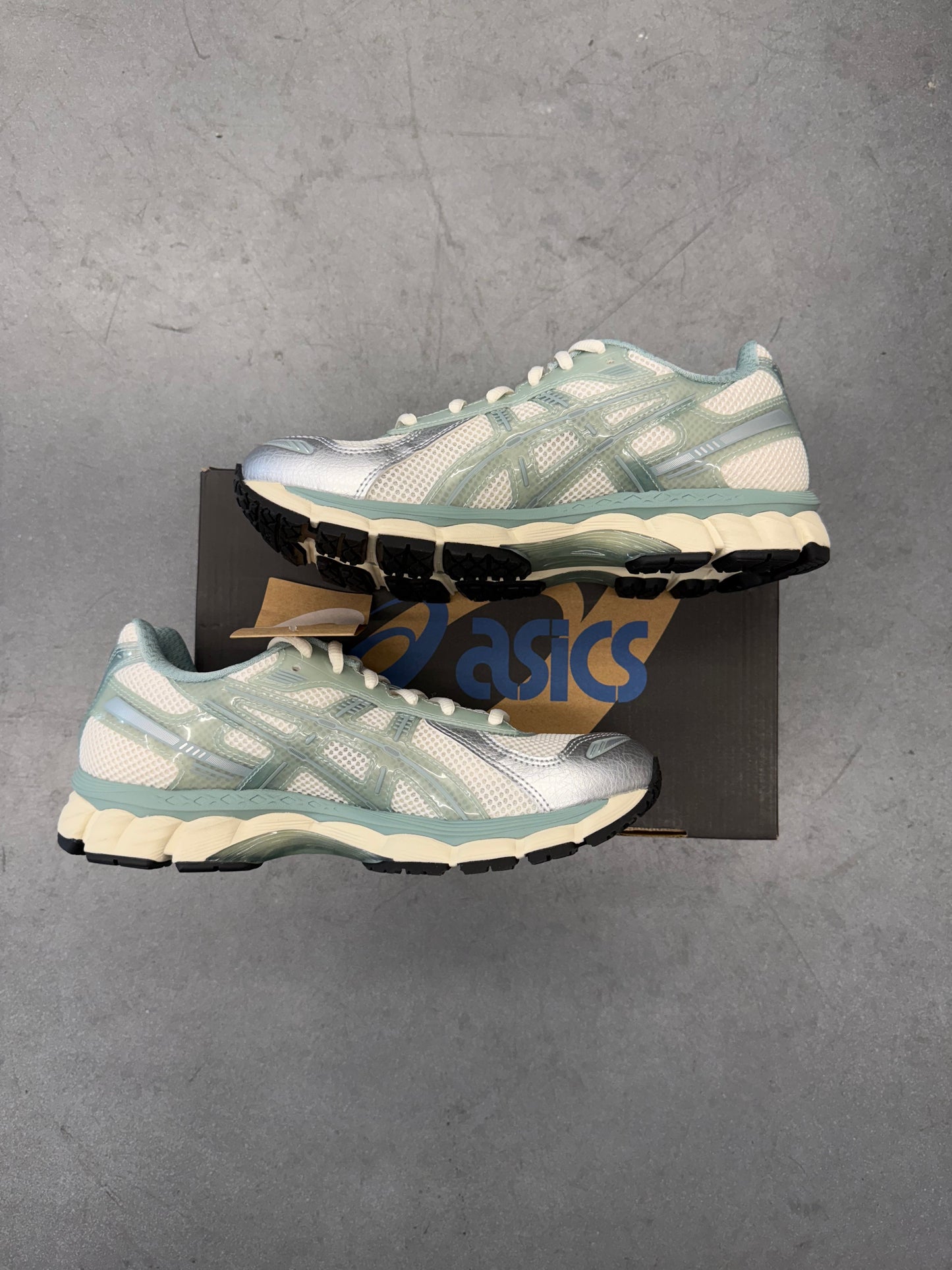 2024 SIZE 8 ASICS GEL-KAYANO 12.1 KITH CREAM SAGE (NWT)
