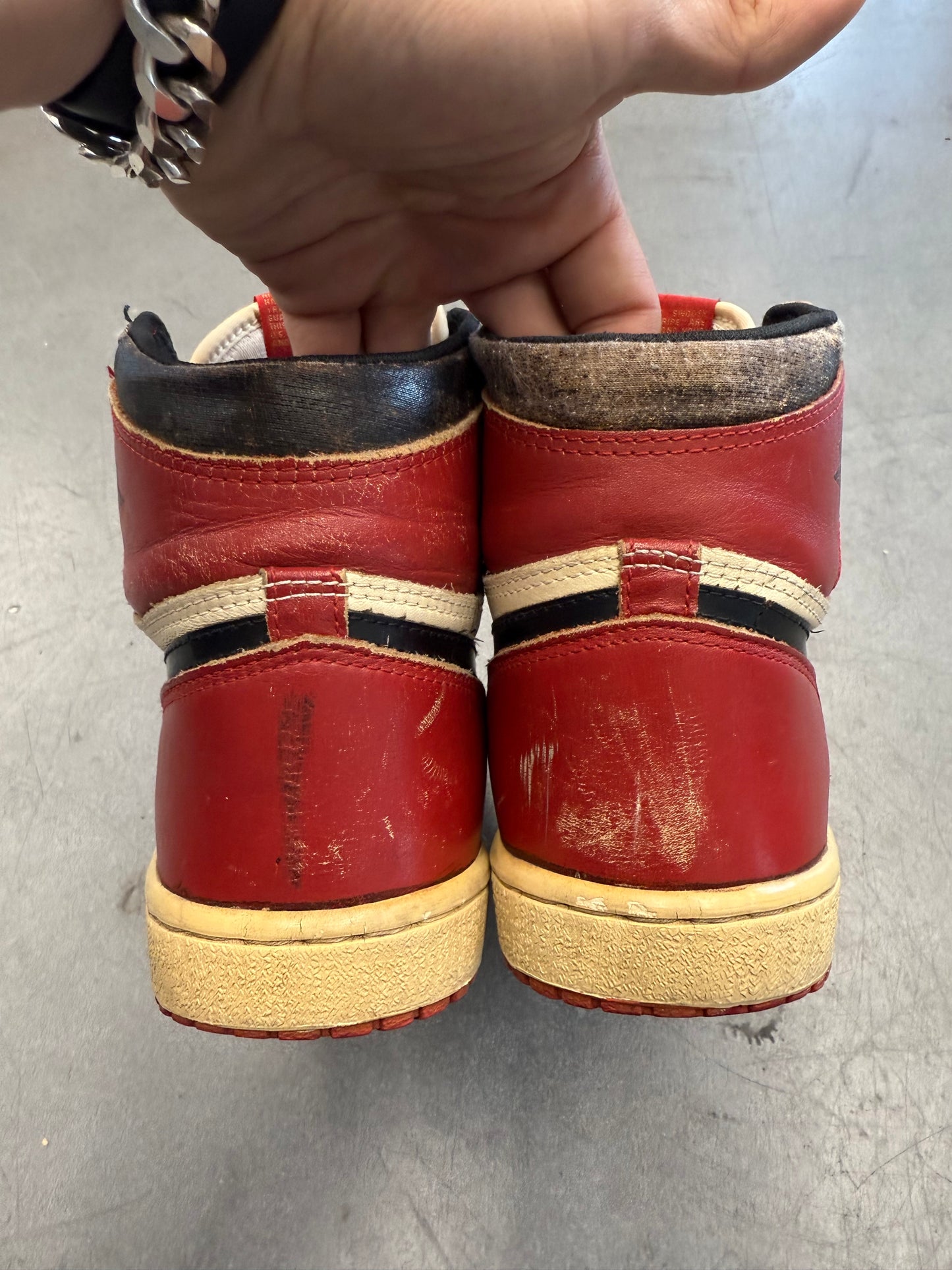 1985 SIZE 10.5 AIR JORDAN 1 CHICAGO (PRE-OWNED NO BOX)