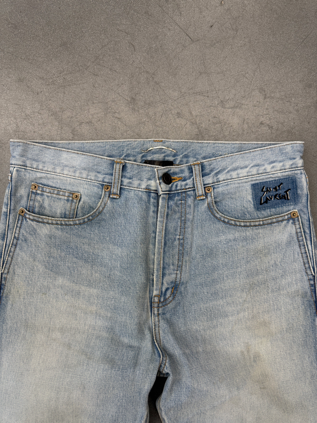 2017 SAINT LAURENT PARIS D03 M/SL-LW LIGHT INDIGO KNEE-CRASH JEANS NY ANTHONY VACCARELLO