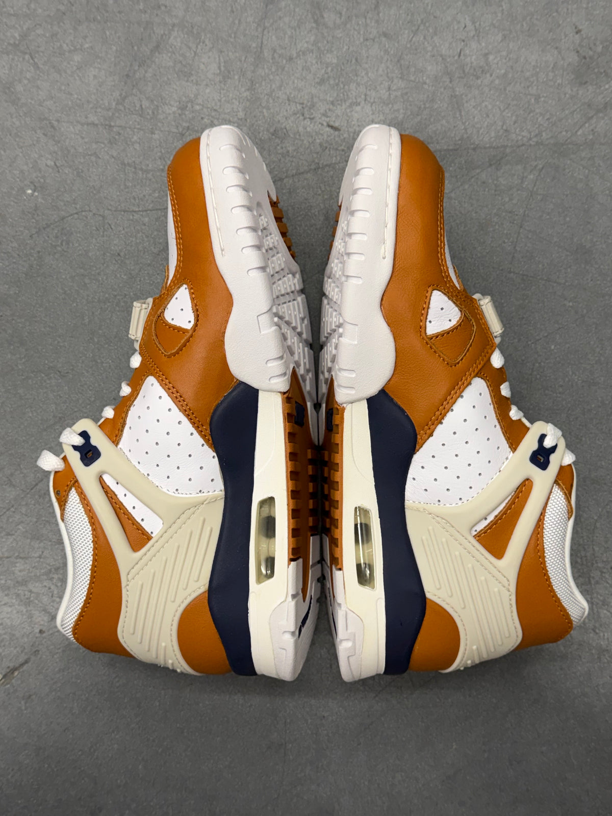 SIZE 9 2014 NIKE AIR TRAINER 3 MEDICINE BALL (NEW WITH BOX)