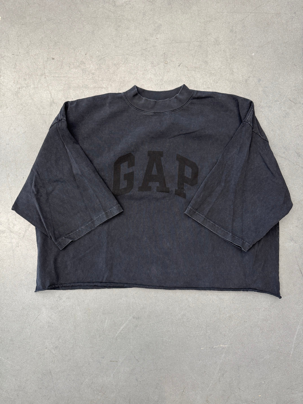 YZY GAP SEASON CROPPED DOVE TEE