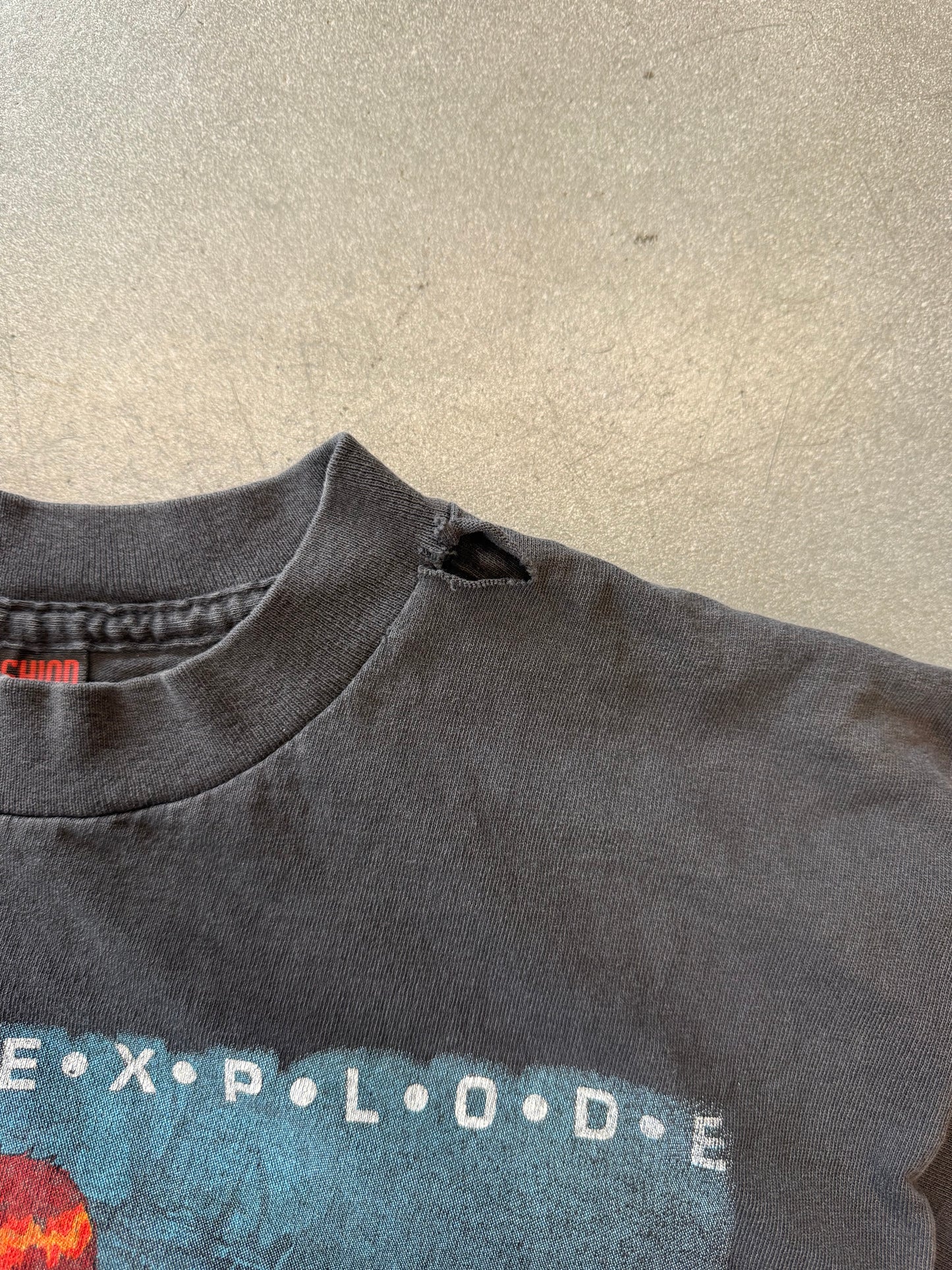 1988 AKIRA NEO-TOKYO IS ABOUT TO EXPLODE MOVIE PROMO TEE (FASHION VICTIM TAG)