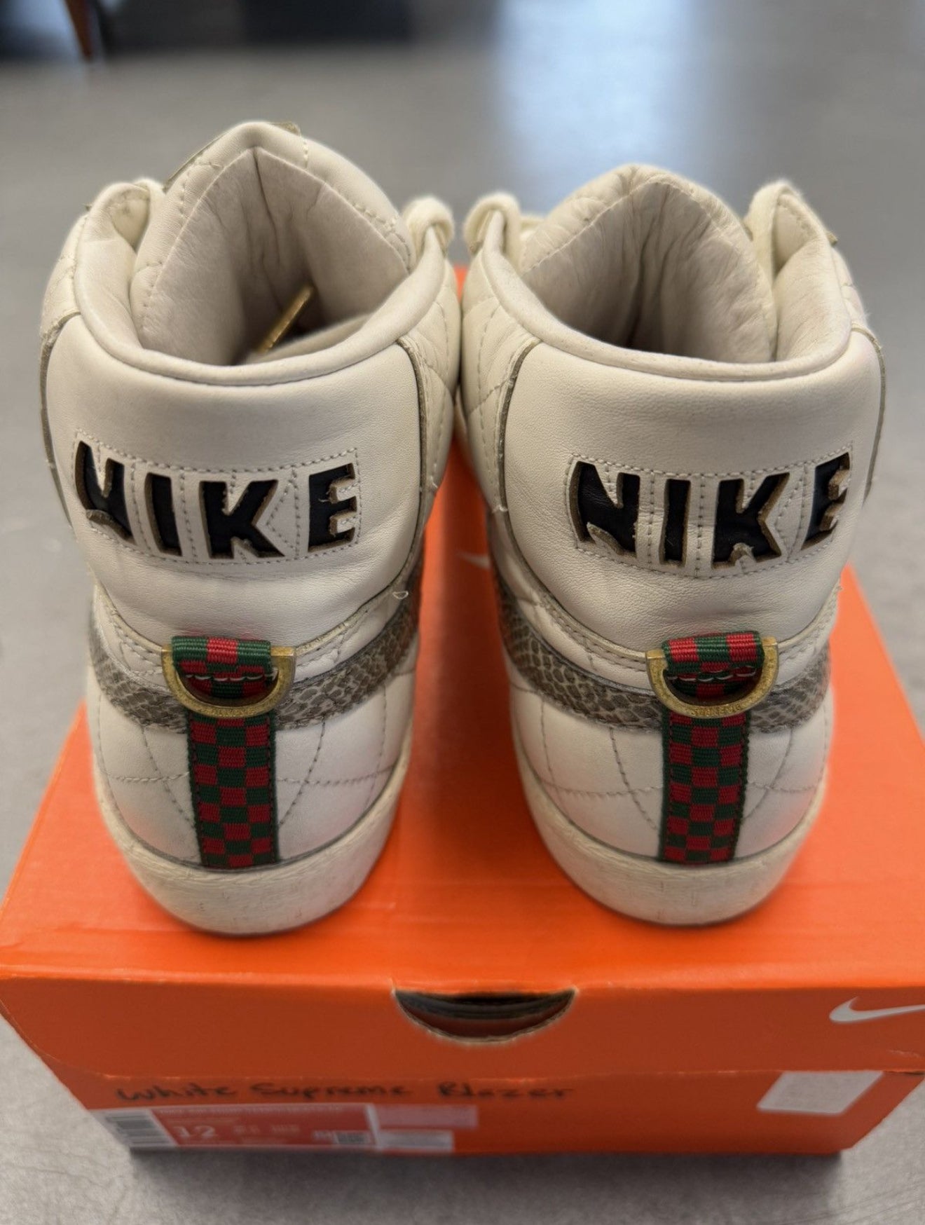 SIZE 12 2006 NIKE SB SUPREME BLAZER (PRE-OWNED, WITH REPLACEMENT BOX)