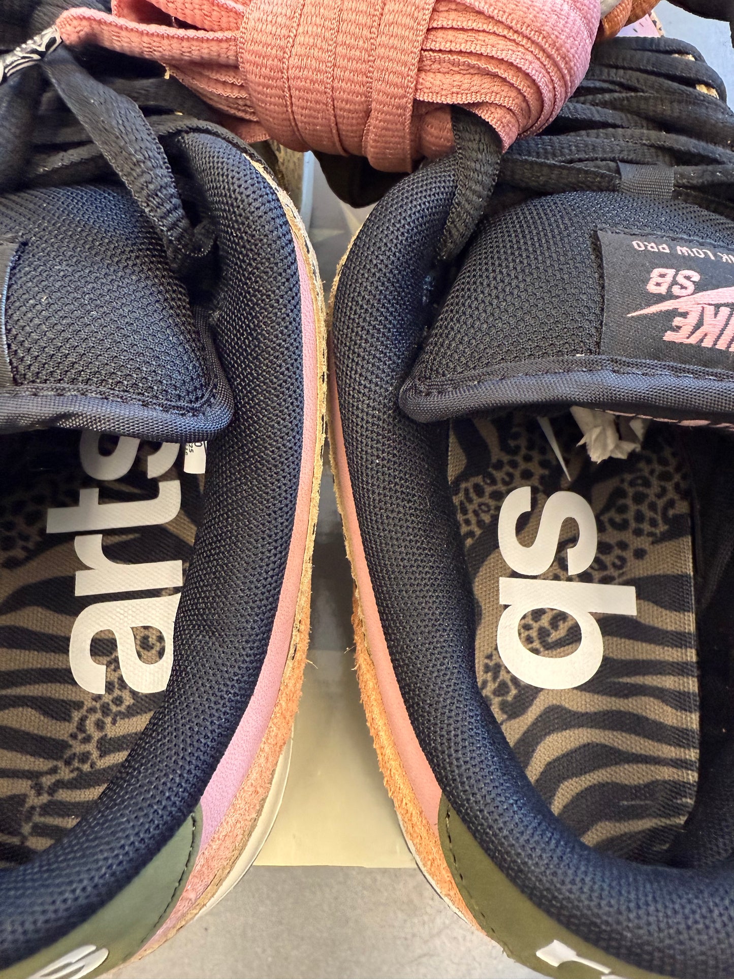 2025 SIZE 10 NIKE SB DUNK LOW ARTS-REC (NEW WITH BOX)