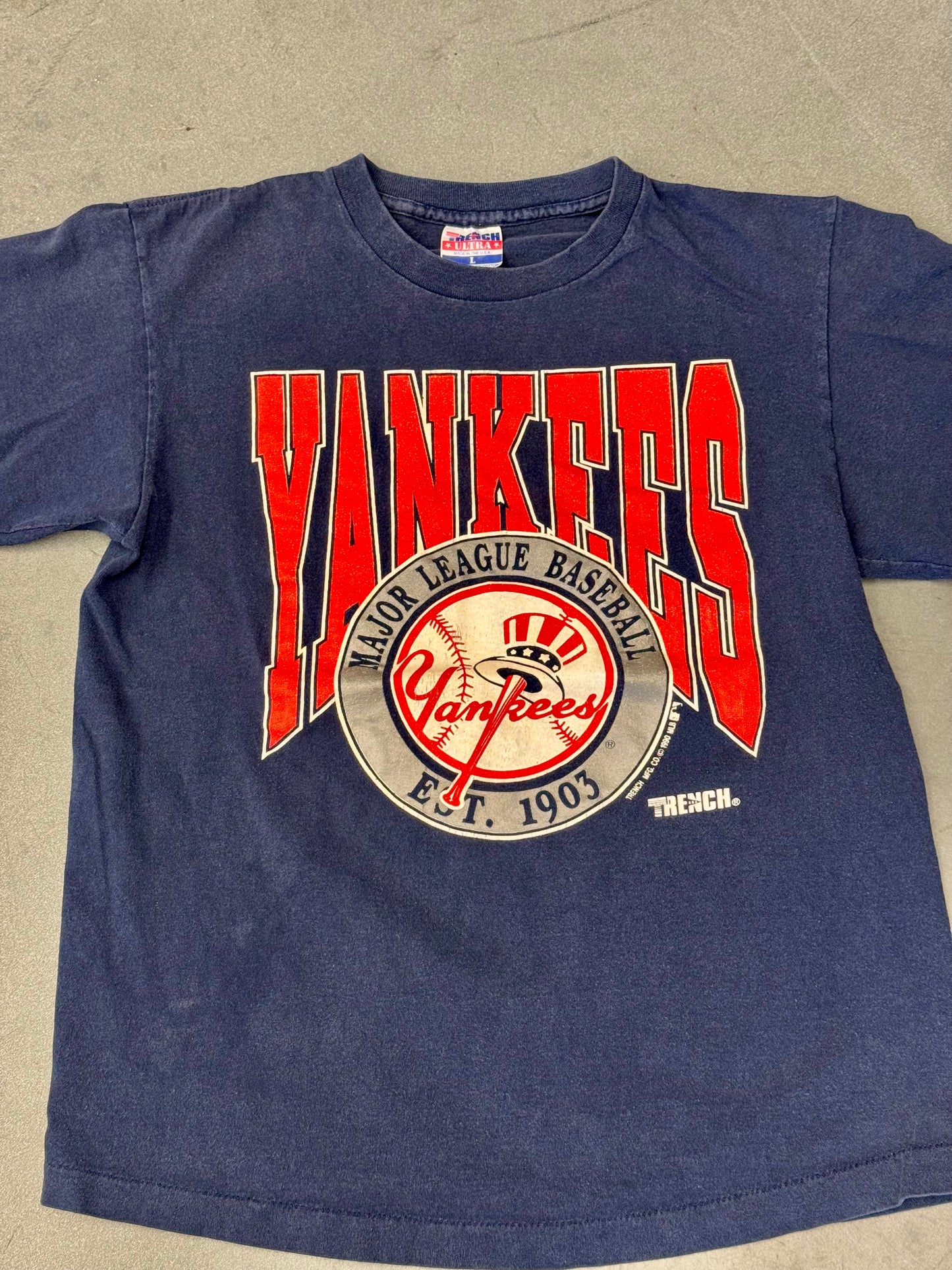 1990 TRENCH YANKEES MAJOR LEAGUE BASEBALL EST. 1903 TEE