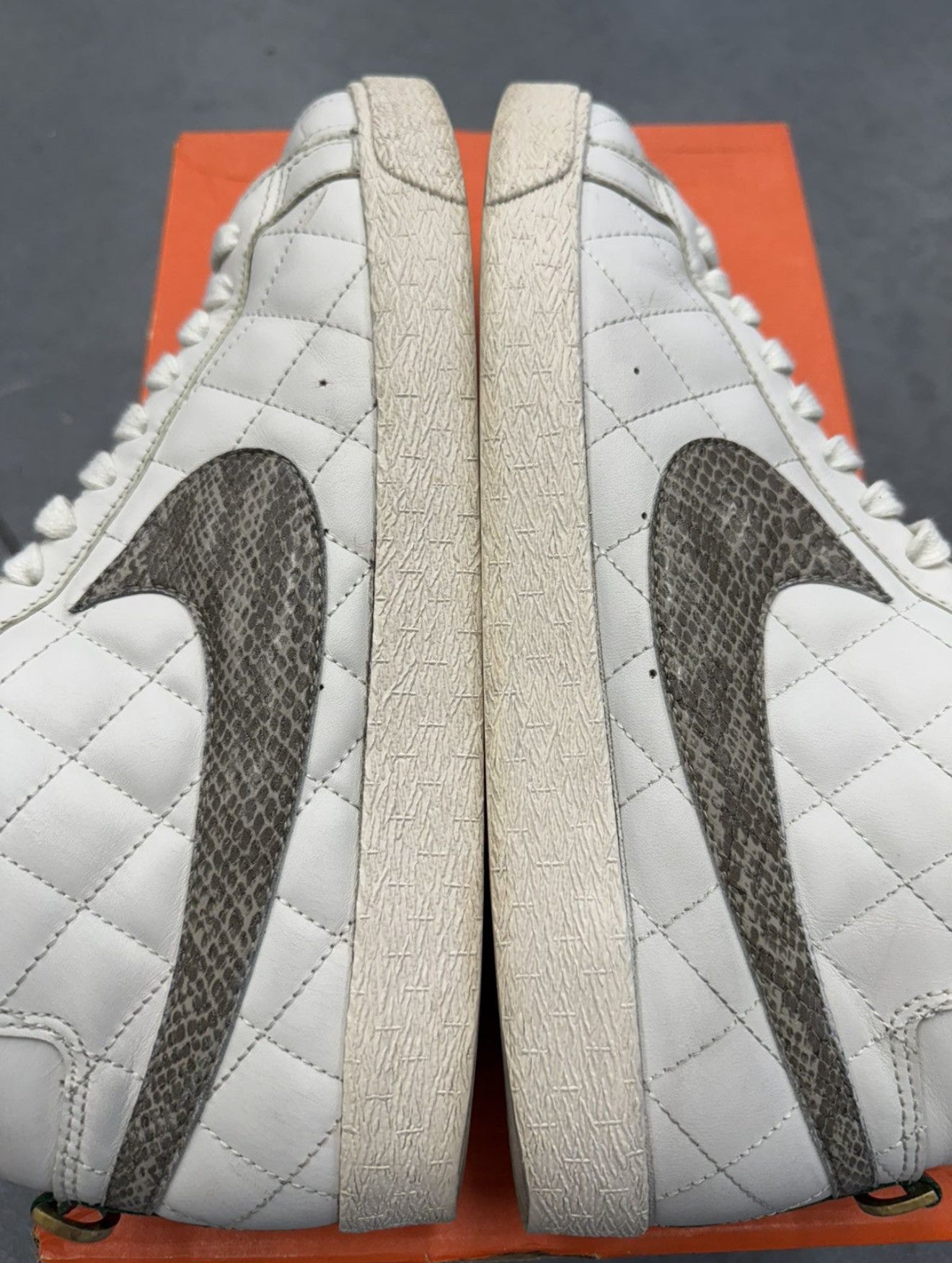 SIZE 12 2006 NIKE SB SUPREME BLAZER (PRE-OWNED, WITH REPLACEMENT BOX)
