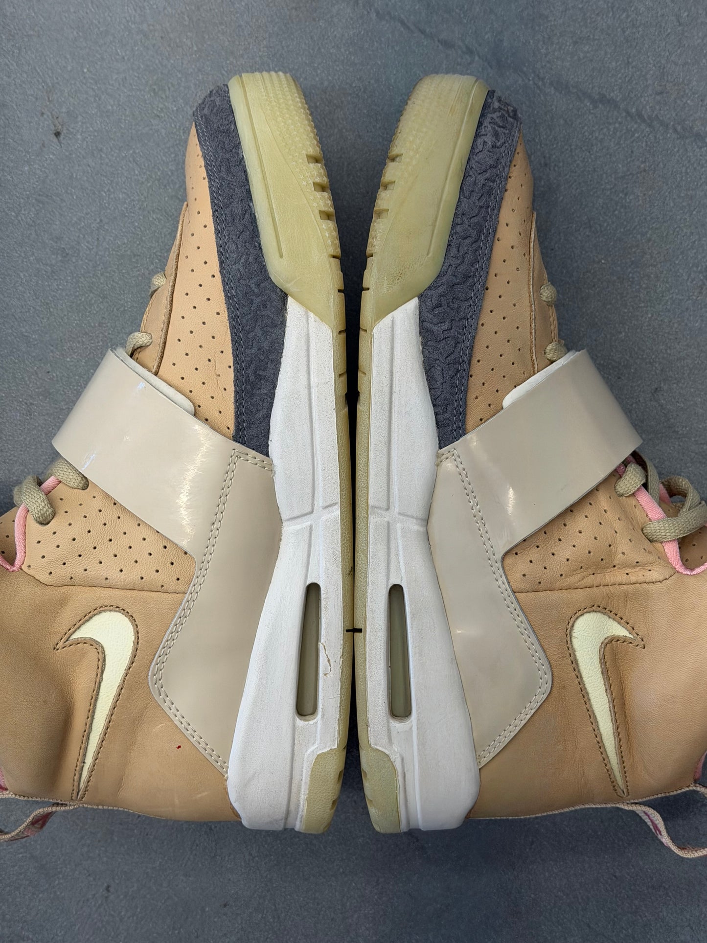 2009 NIKE AIR YEEZY - NET TAN (REP BOX)
