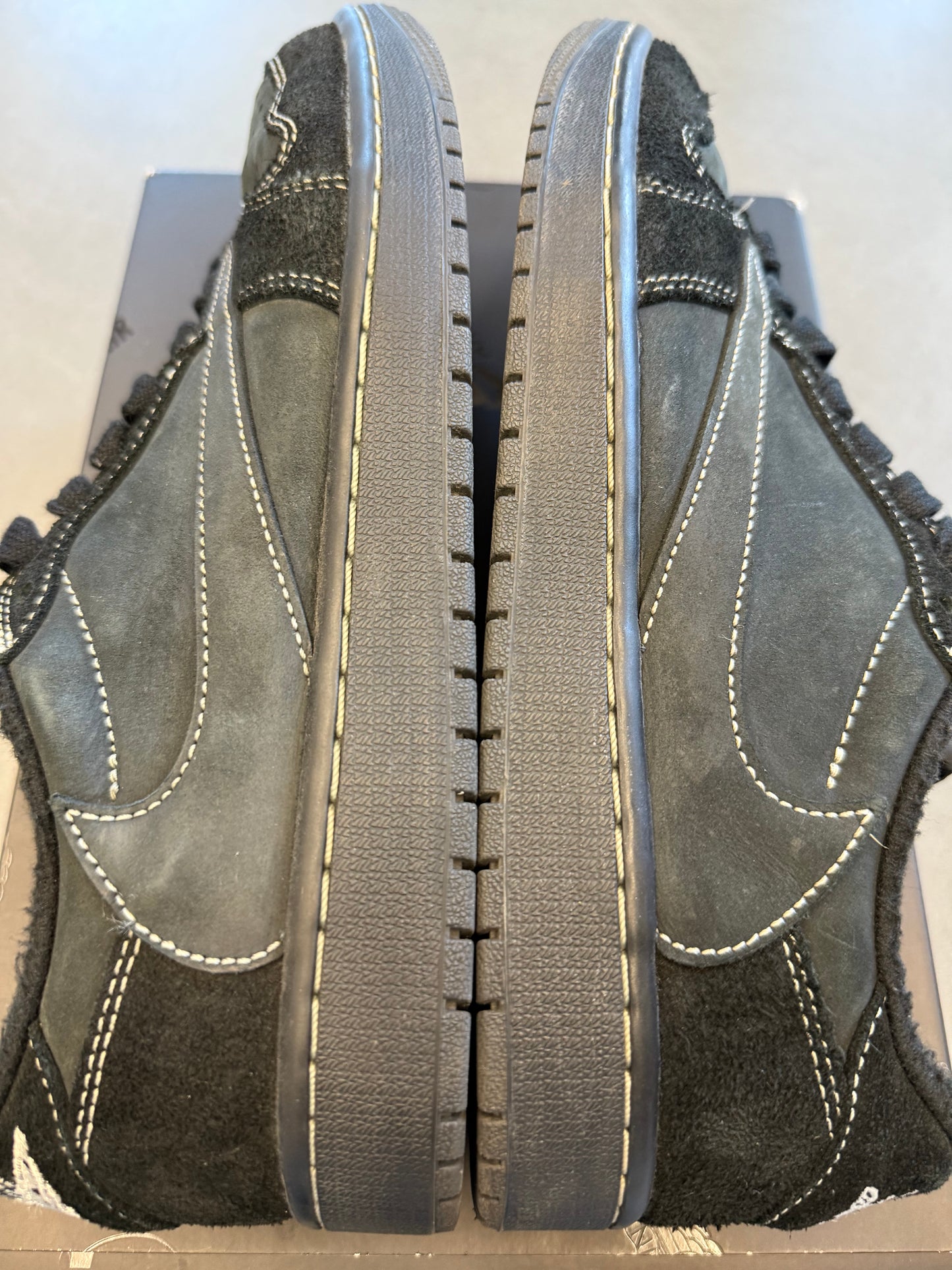 2022 SIZE 9.5 TRAVIS SCOTT X AIR JORDAN 1 RETRO LOW OG SP 'BLACK PHANTOM" (PRE-OWNED WITH BOX)