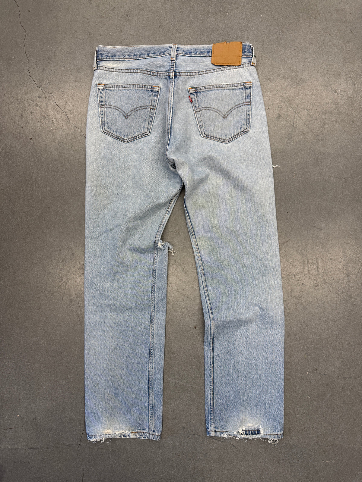 90S LEVI'S 501 DISTRESSED LIGHT DENIM JEANS (FADED BACK PATCH) (33X32)