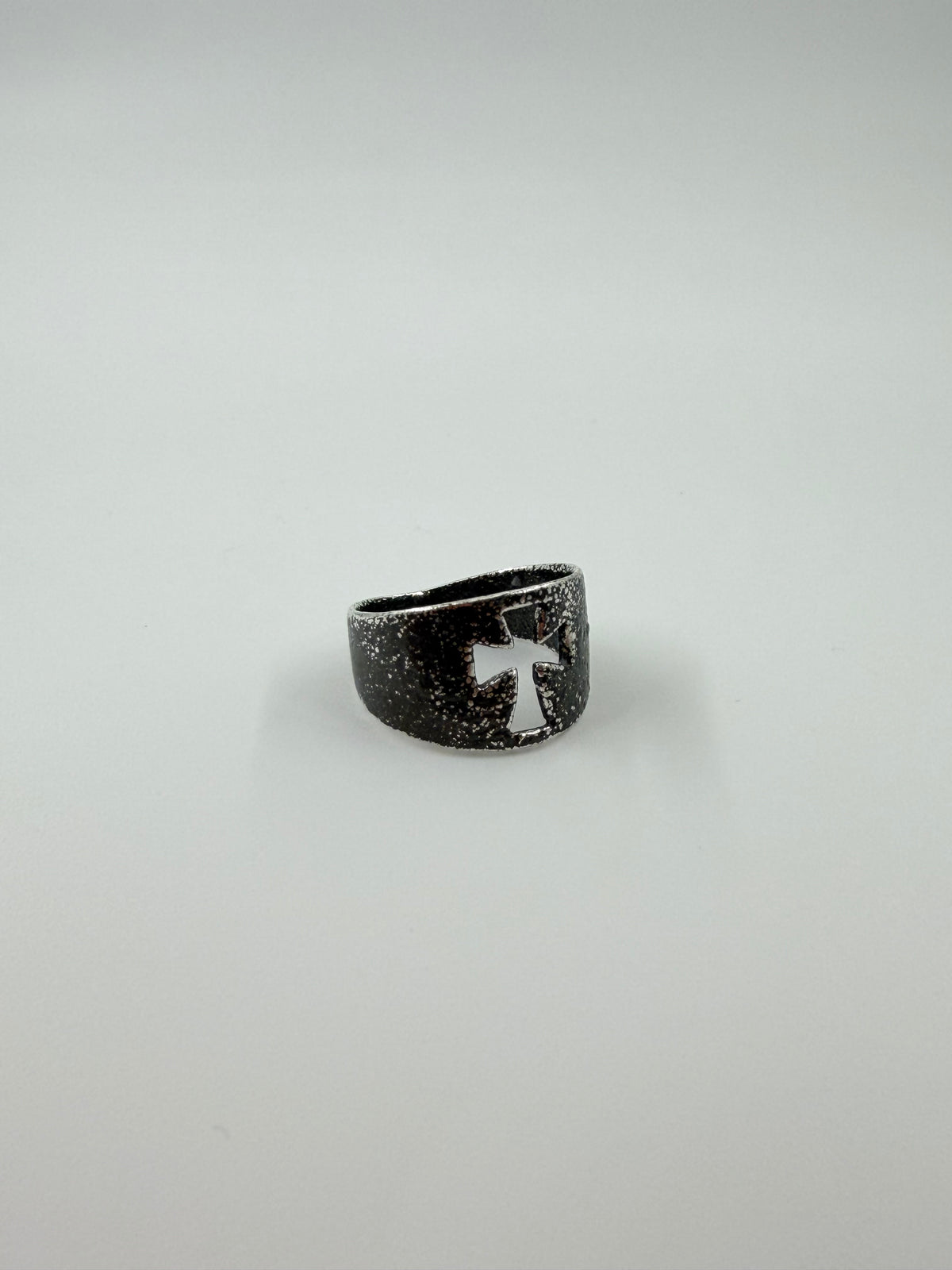 CROSS CUT-OUT STERLING SILVER SHIPWRECK BAND RING