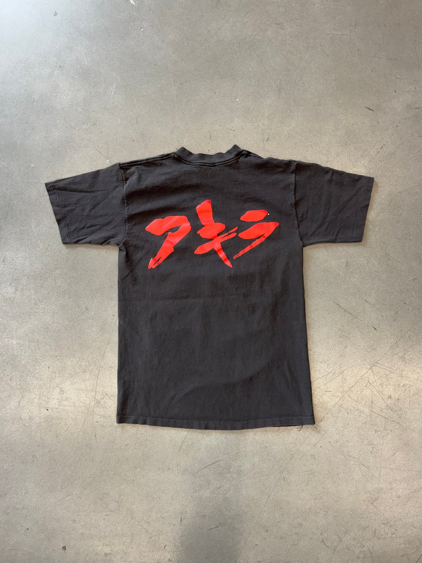 1988 AKIRA NEO-TOKYO IS ABOUT TO EXPLODE MOVIE PROMO TEE (FASHION VICTIM TAG)