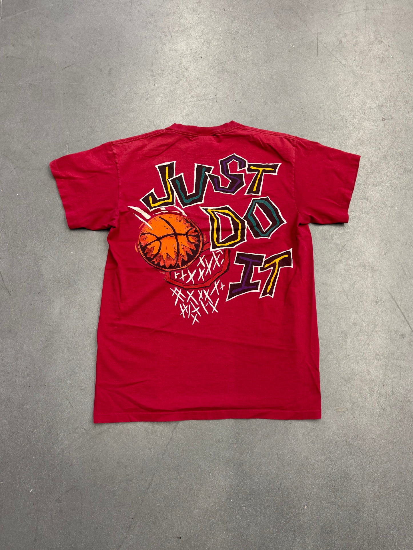 90S NIKE BASKETBALL GRAFFITI SPELLOUT JUST DO IT TEE (RED/WHITE NIKE TAG)