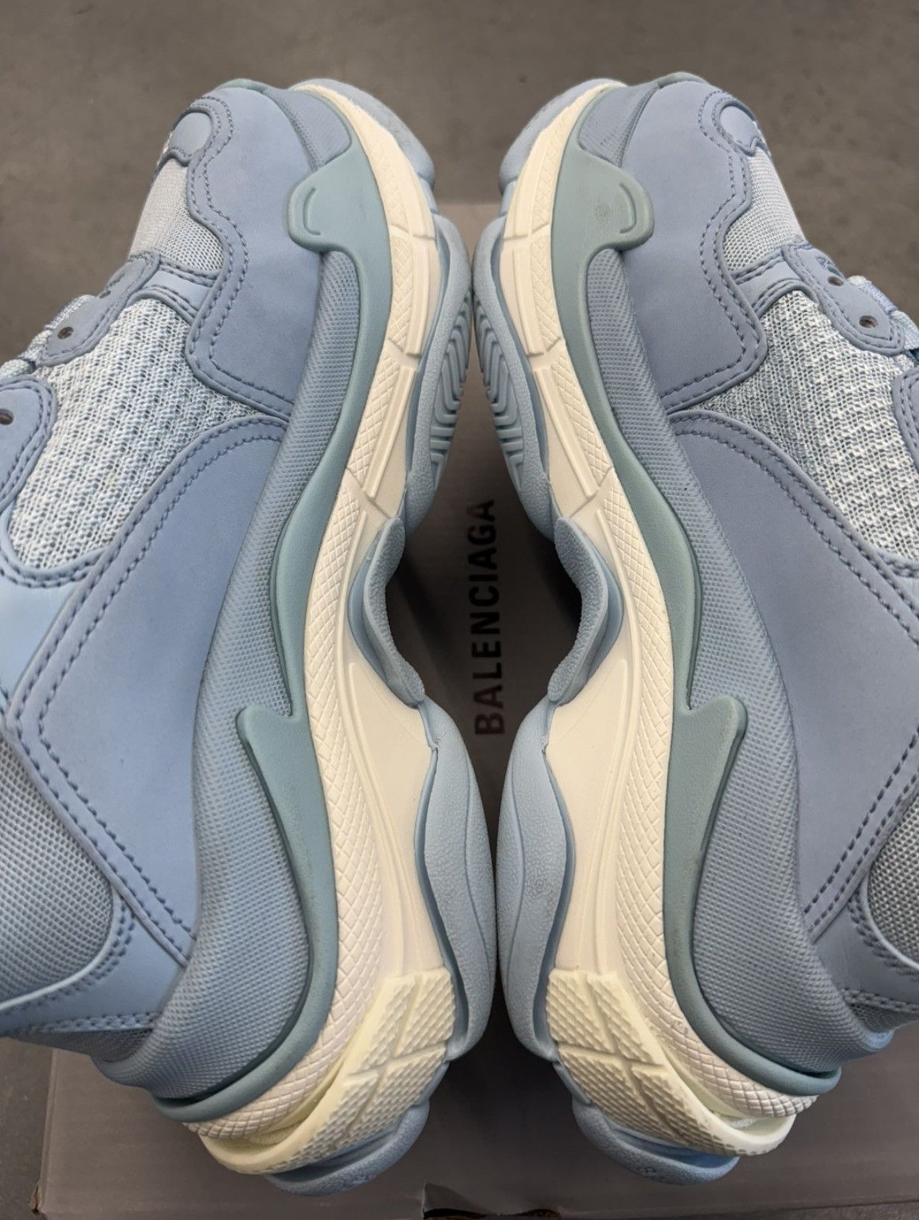 SIZE 39 BALENCIAGA TRIPLE S LIGHT BLUE (PRE-OWNED WITH BOX)
