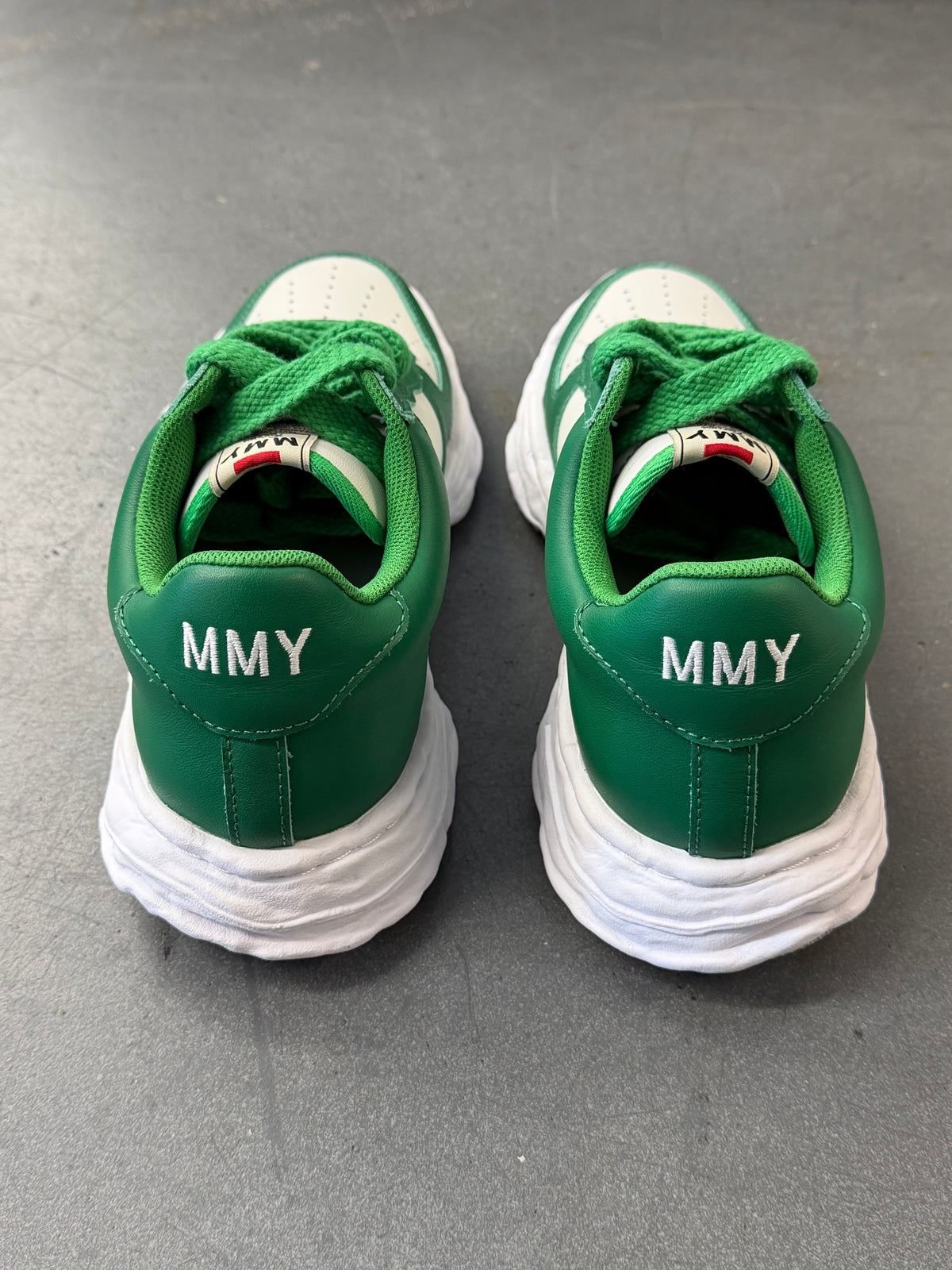 MAISON MIHARA YASUHIRO WAYNE OG SOLE GREEN & WHITE LEATHER LOW-TOP SNEAKERS (EU 44)