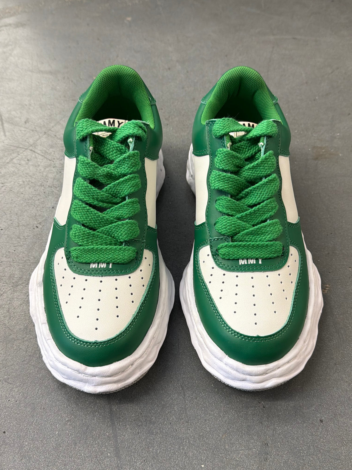 MAISON MIHARA YASUHIRO WAYNE OG SOLE GREEN & WHITE LEATHER LOW-TOP SNEAKERS (EU 44)