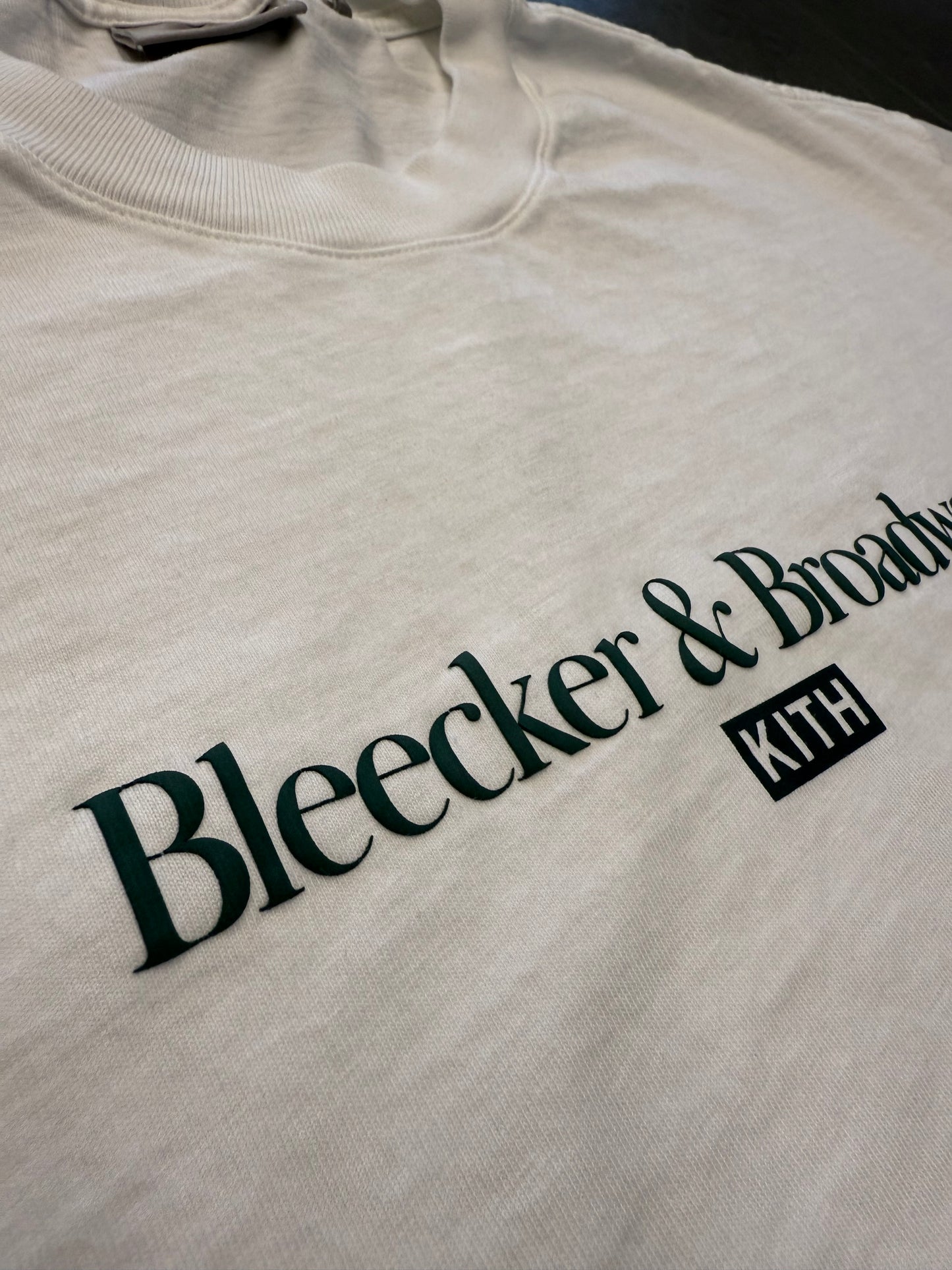 KITH BLEECKER &BROADWAY CHOPPED TEE (XL)