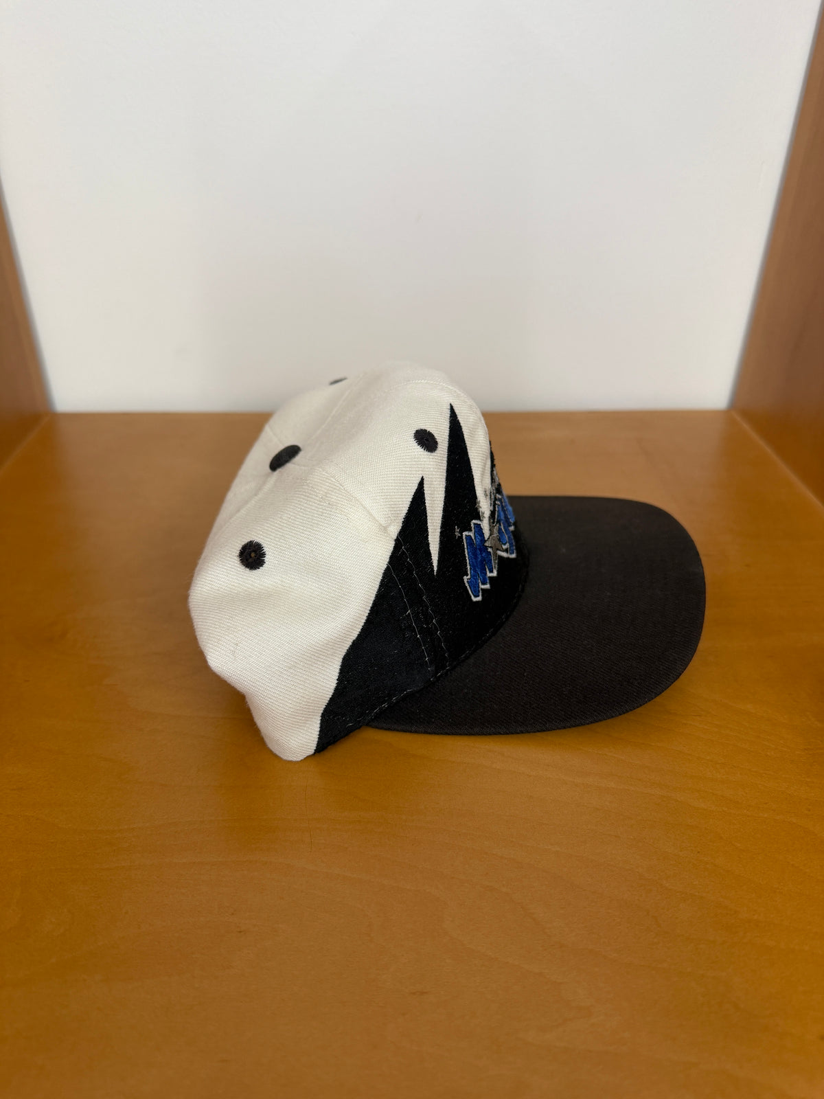 ORLANDO MAGIC SHARKTOOTH LOGO ATHLETICS SNAPBACK (LOGO ATHLETICS TAG)