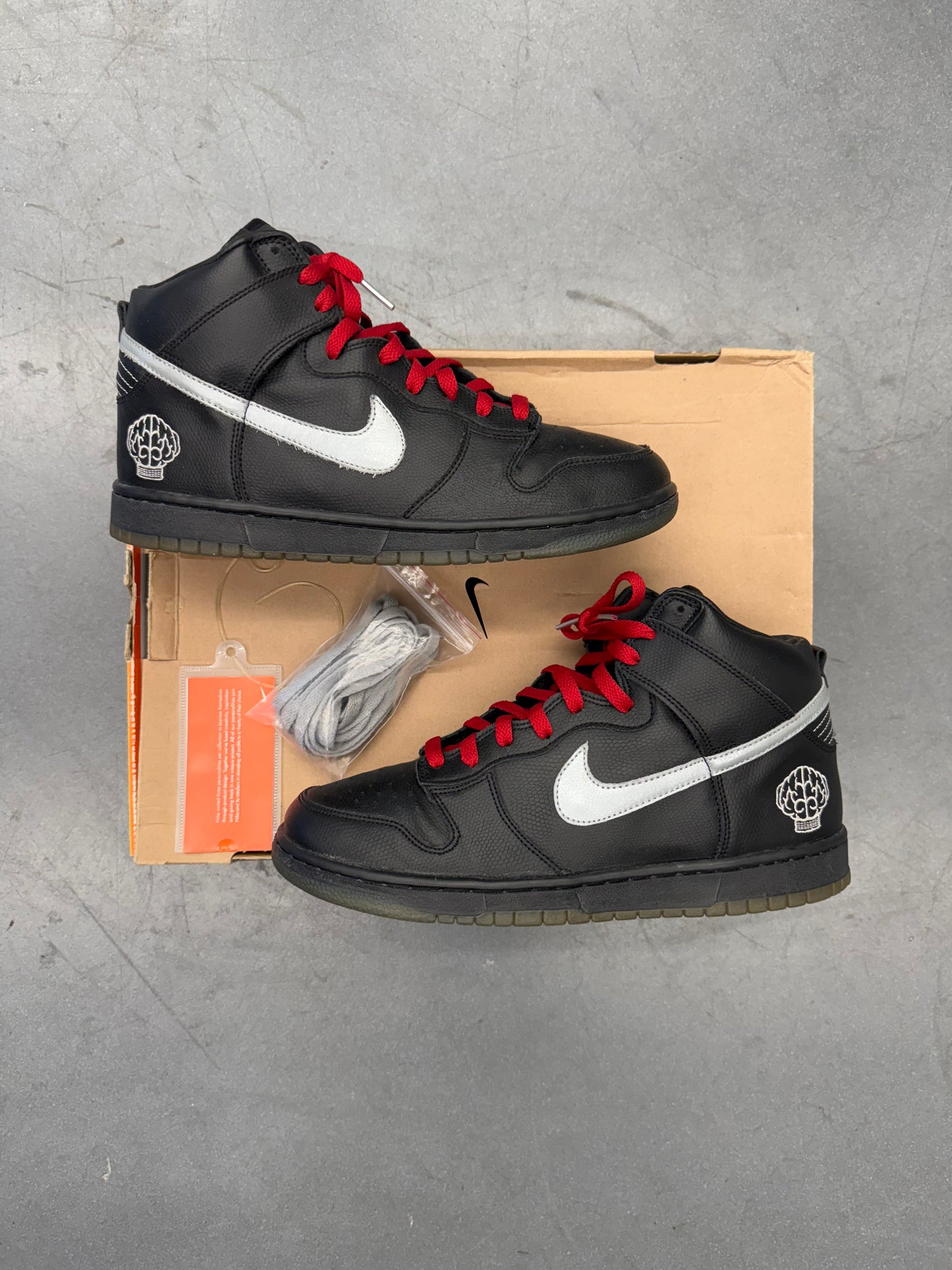 2004 SIZE 10.5 NIKE DUNK HIGH N.E.R.D. PHARRELL