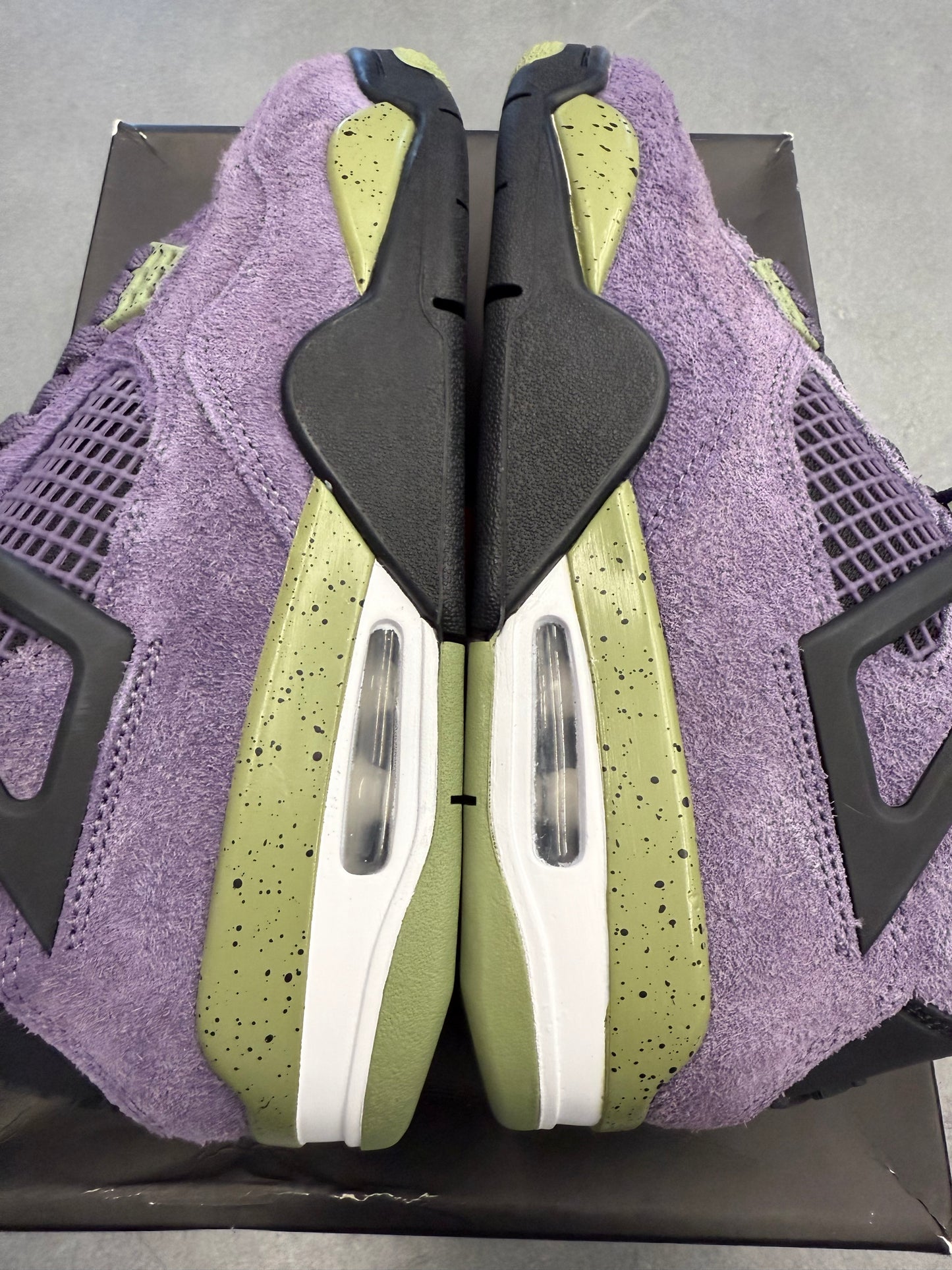 2022 SIZE 7.5 WOMEN'S JORDAN 4 RETRO CANYON PURPLE (NEW WITH BOX AND LACES)