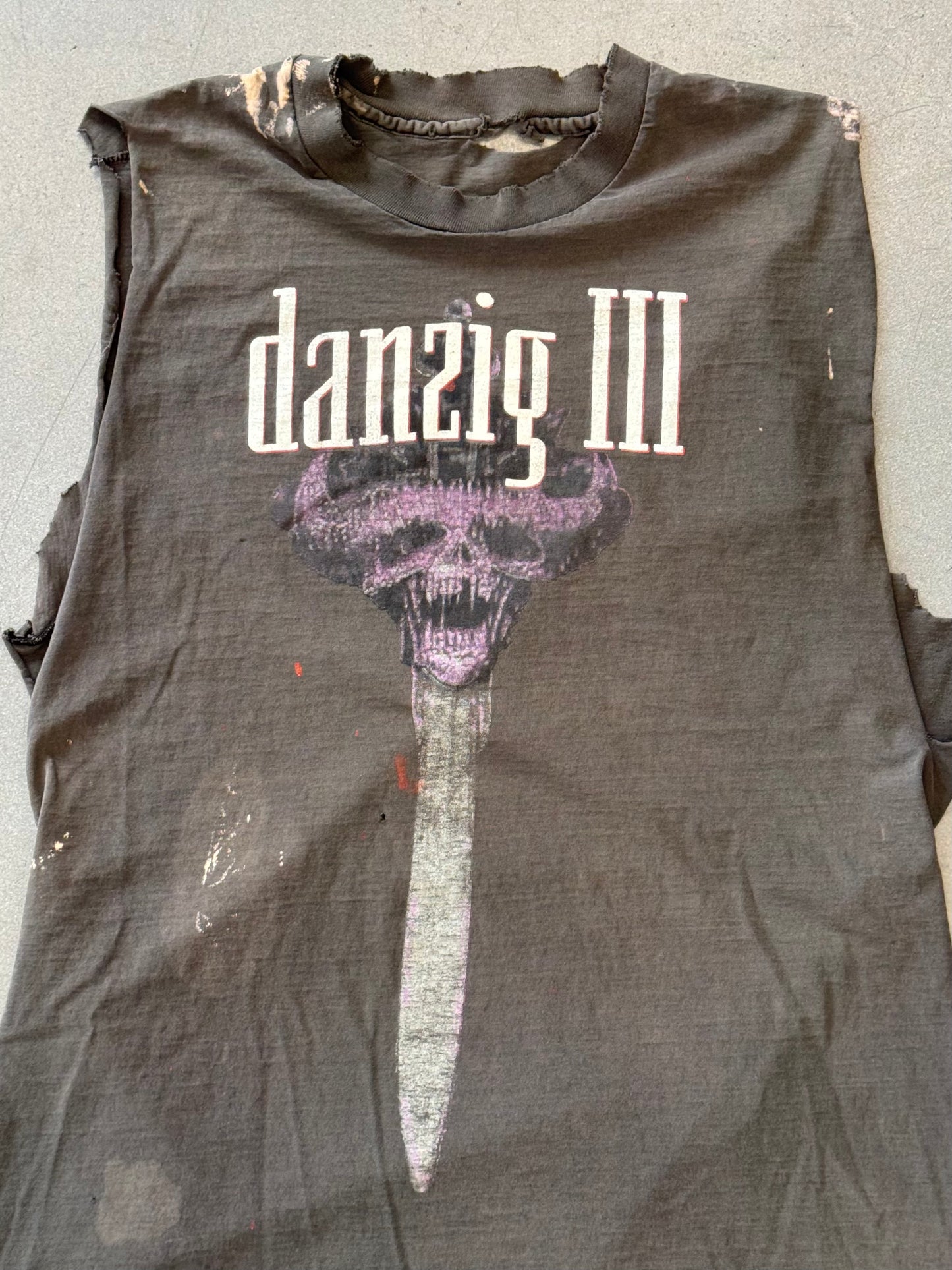 90S DANZIG III: HOW THE GODS KILL DISTRESSED AND FADED CUTOFF TEE (PULLED TAG)