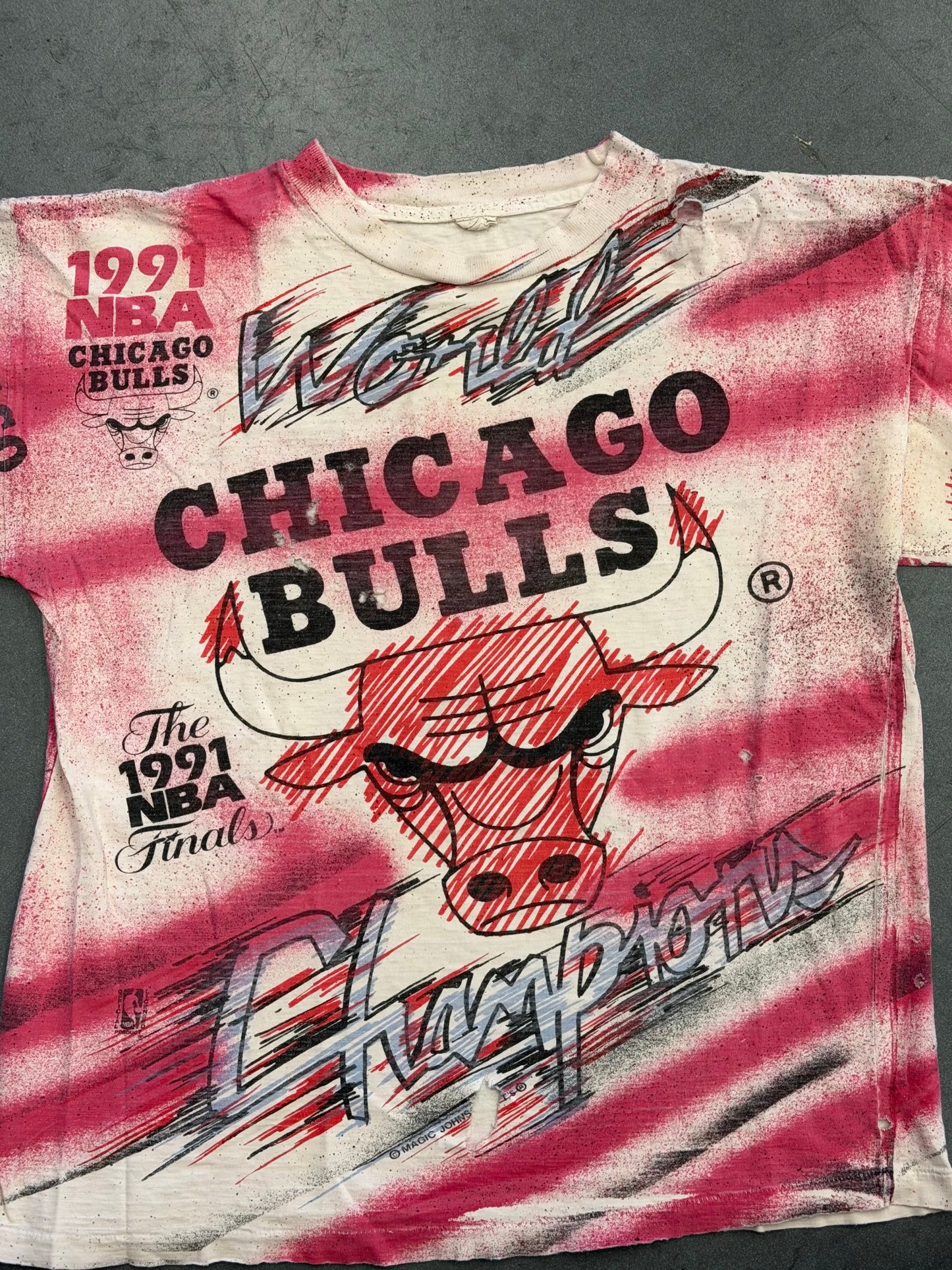 1991 CHICAGO BULLS MAGIC JOHNSON ALL OVER PRINT TEE (RITZ TAG)