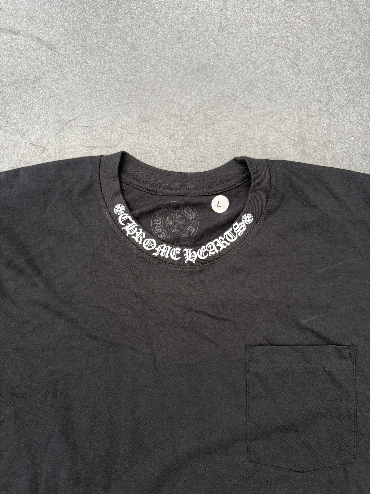 CHROME HEARTS COLLAR PRINT LONG SLEEVE POCKET TEE