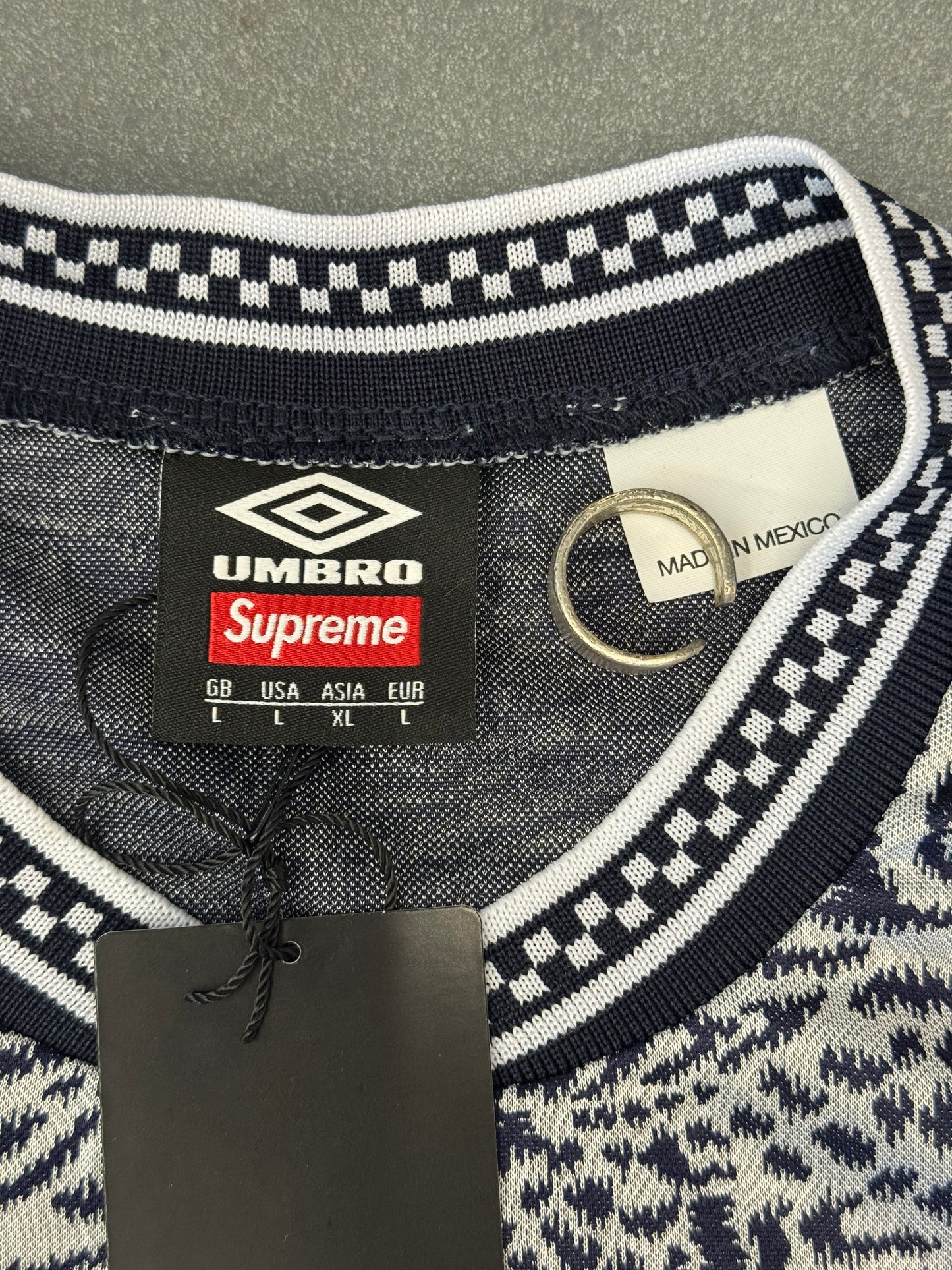 SS23 SUPREME UMBRO JACQUARD ANIMAL PRINT SOCCER JERSEY - NAVY
