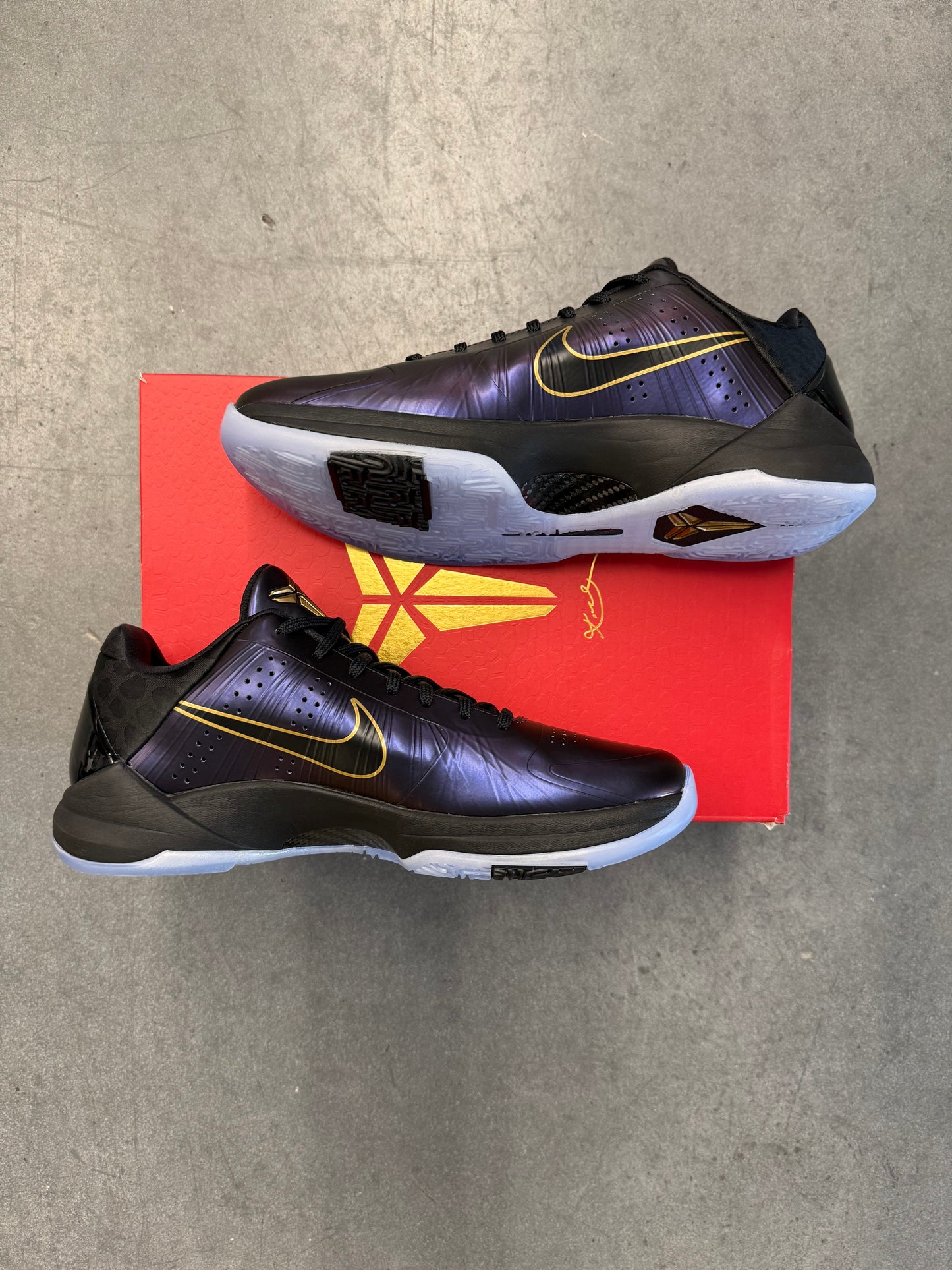 2025 SIZE 8.5 NIKE KOBE V PROTRO YEAR OF THE MAMBA EGGPLANT (NEW WITH BOX)