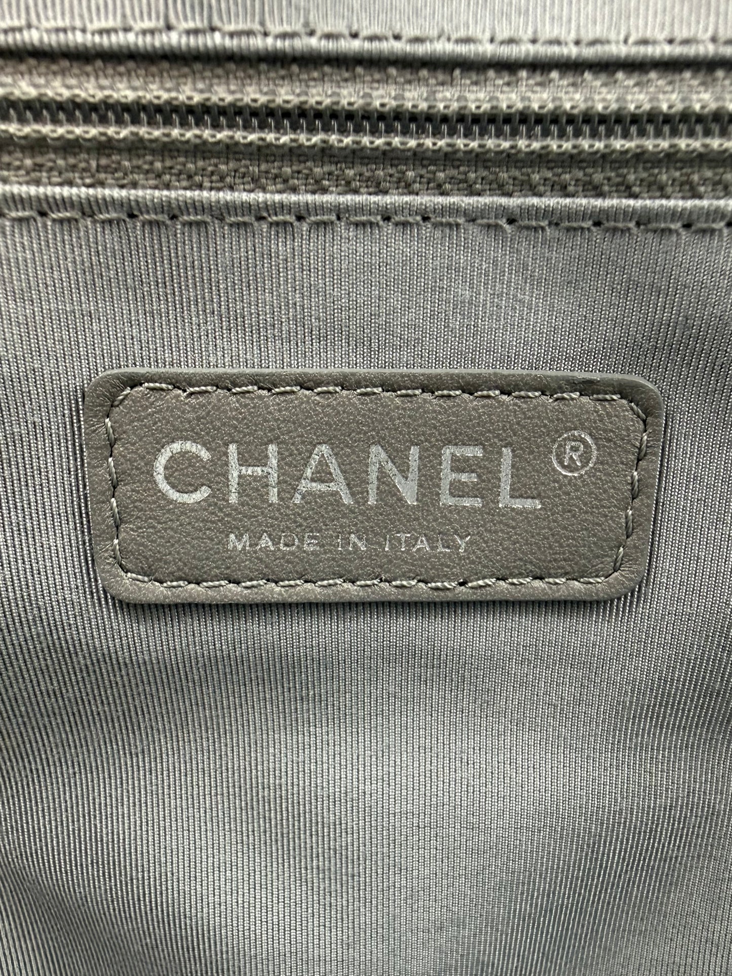VINTAGE CHANEL TWO-TONE DOUBLE QUILTED LEATHER SHOULDER BAG - NAVY/BLUE