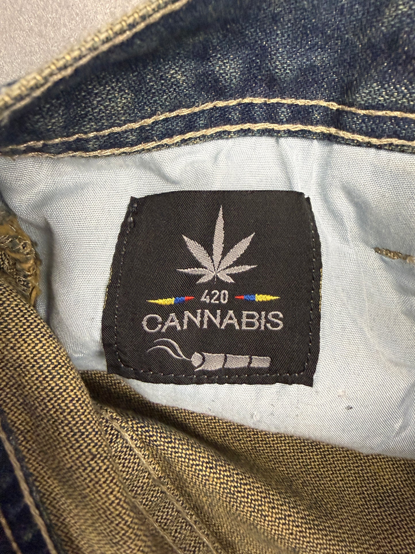 Y2K CANNABIS BARREL LEG INVERTED POCKET BAGGY JEANS