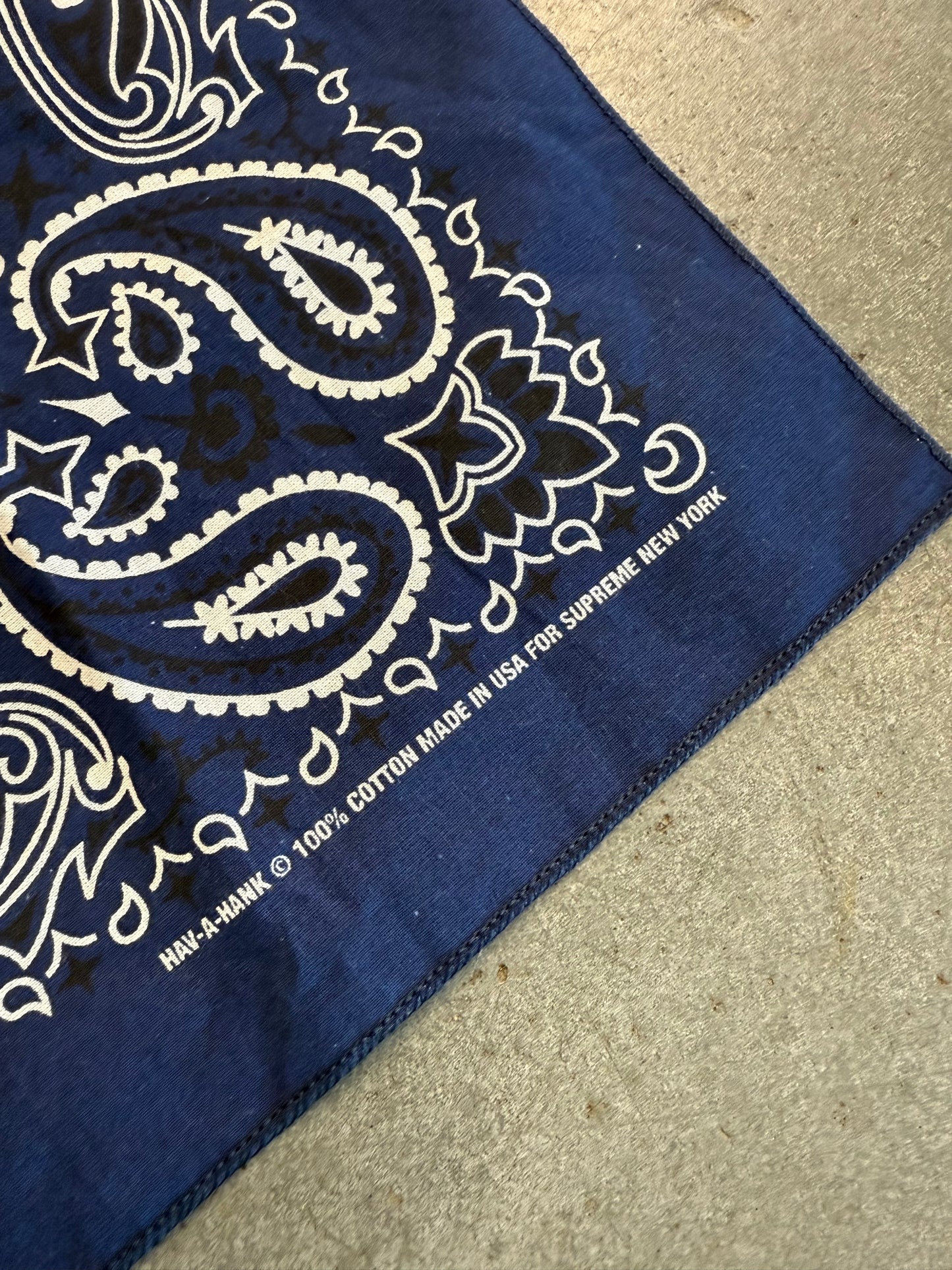 SS24 SUPREME HAV A HANK PAISLEY BANDANA (USED )