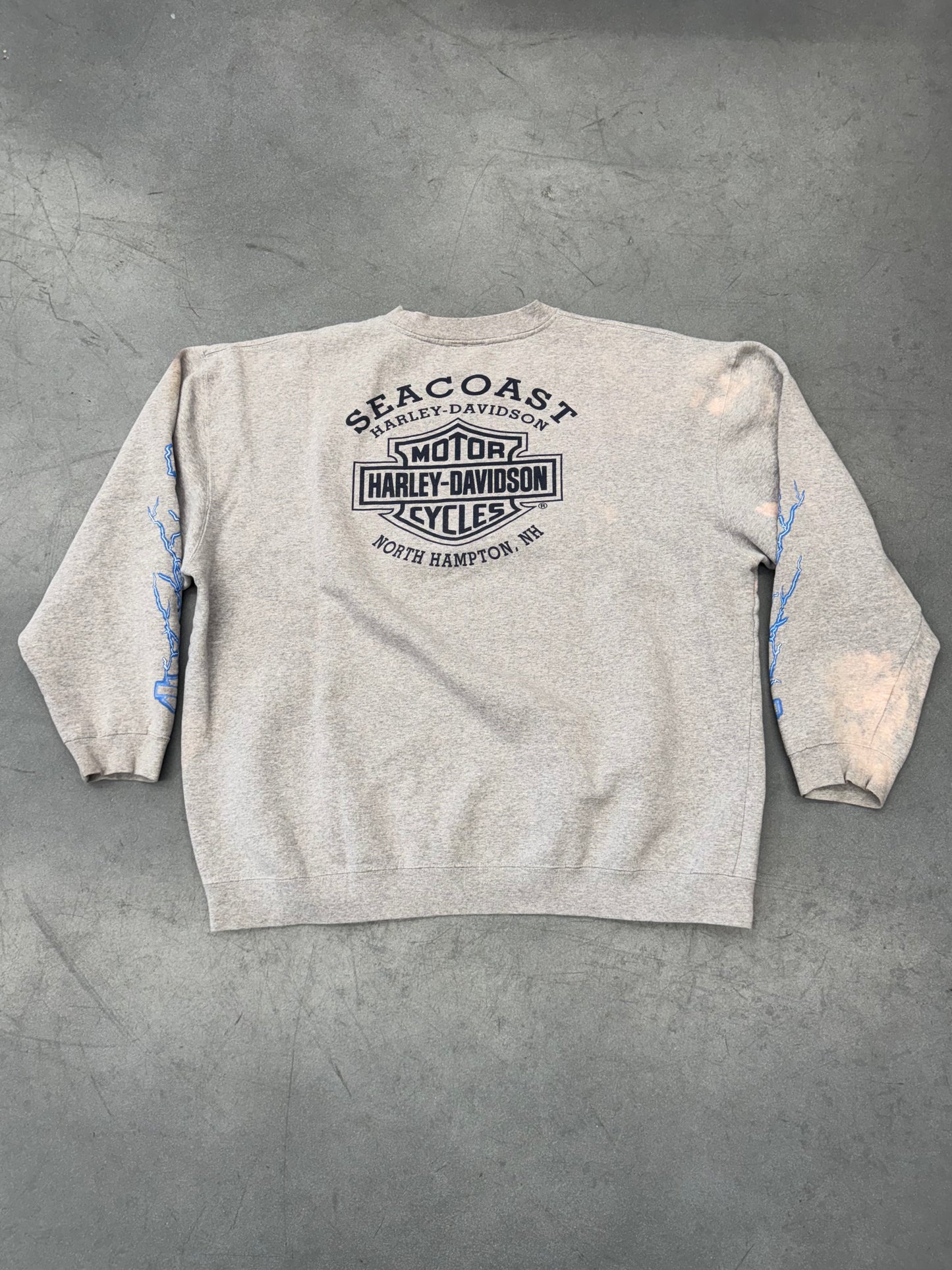 2005 HARLEY-DAVIDSON NORTH HAMPOTON, NH WINGED SKULL "FEEL THE THUNDER" CREWNECK (CUT TAG)