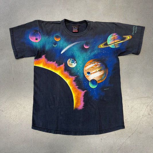 90'S SOLAR SYSTEM HABITAT TAG DISCOVERY PYRAMID MOODY GARDENS TEE (HABITAT TAG)