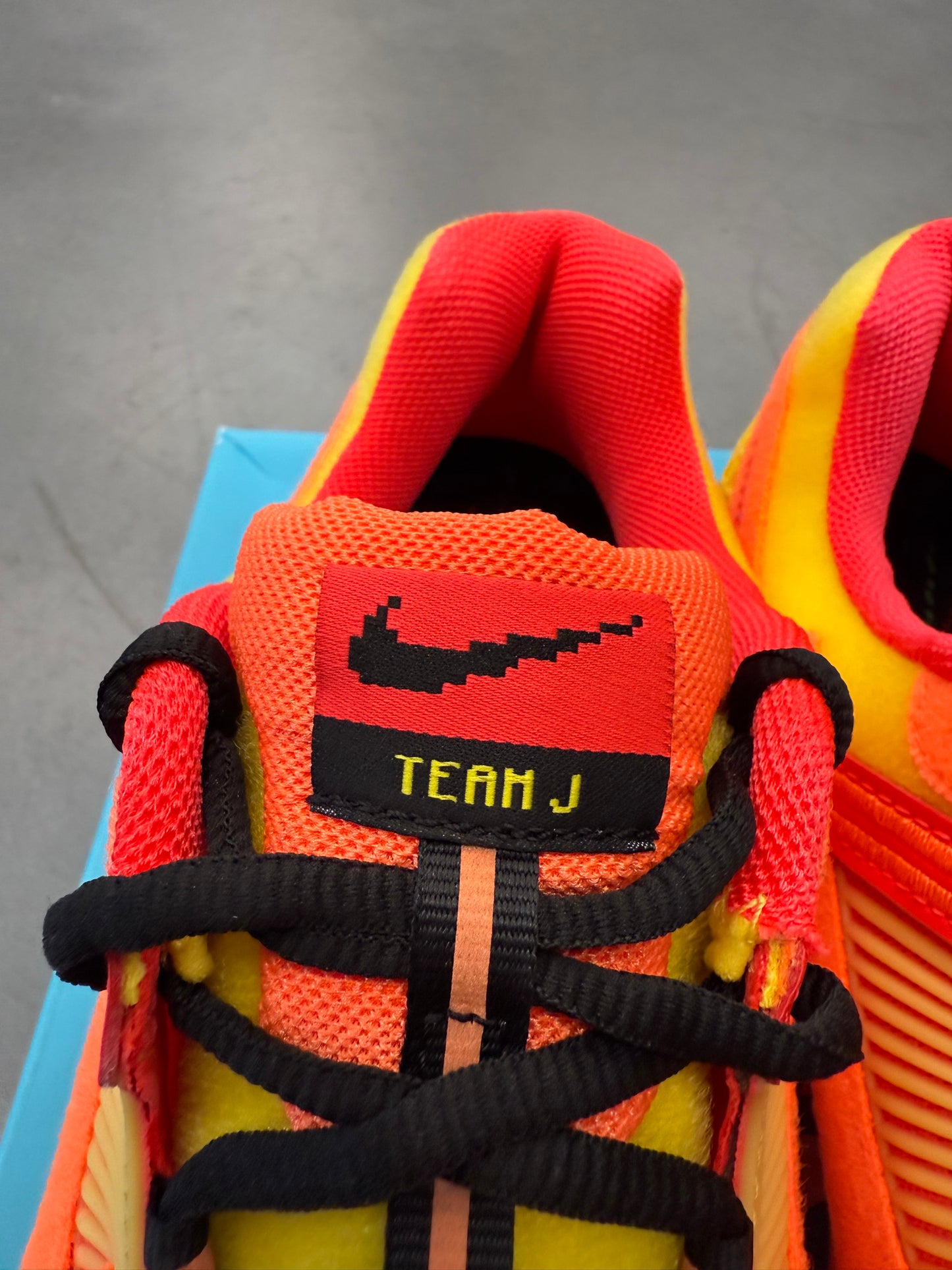 2023 SIZE 8.5 NIKE ZOOM VOMERO 5 DOERNBECHER