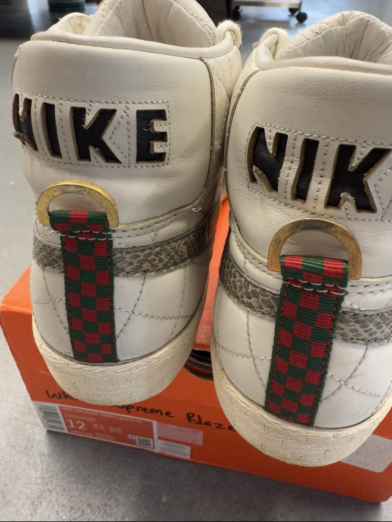 SIZE 12 2006 NIKE SB SUPREME BLAZER (PRE-OWNED, WITH REPLACEMENT BOX)