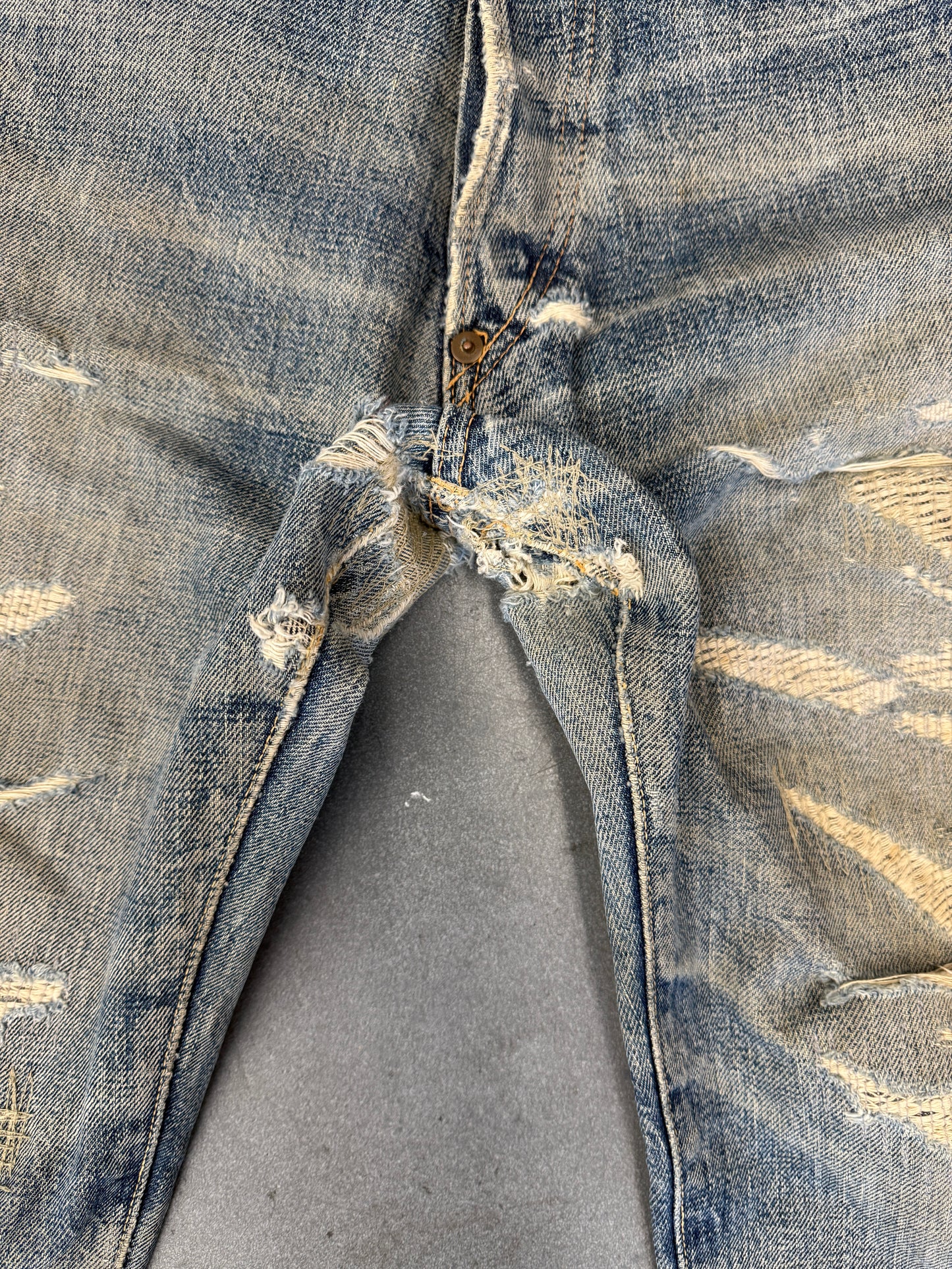 VINTAGE DENIME SELVEDGE DESTROYED STITCHED JEANS