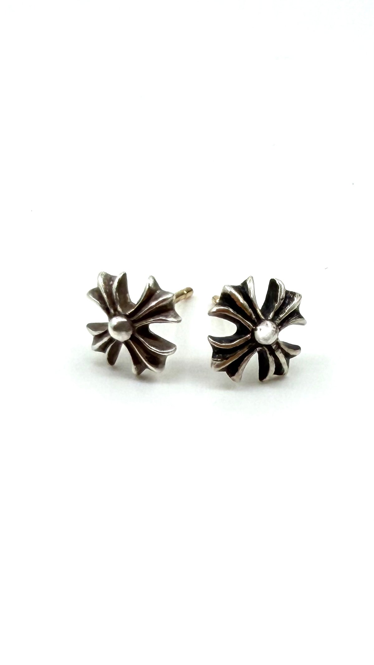 CHROME HEARTS PLUS STUD SILVER EARRING