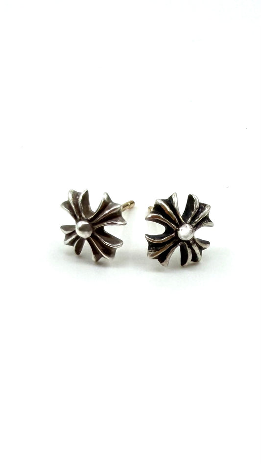 CHROME HEARTS PLUS STUD SILVER EARRING